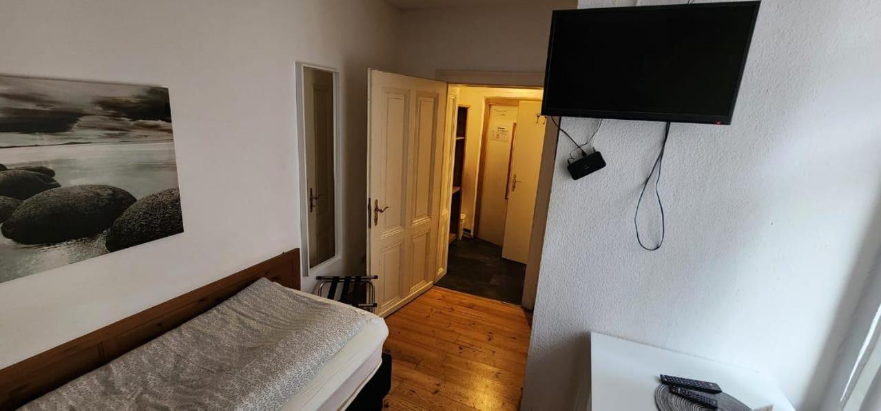 Single Room photo 3