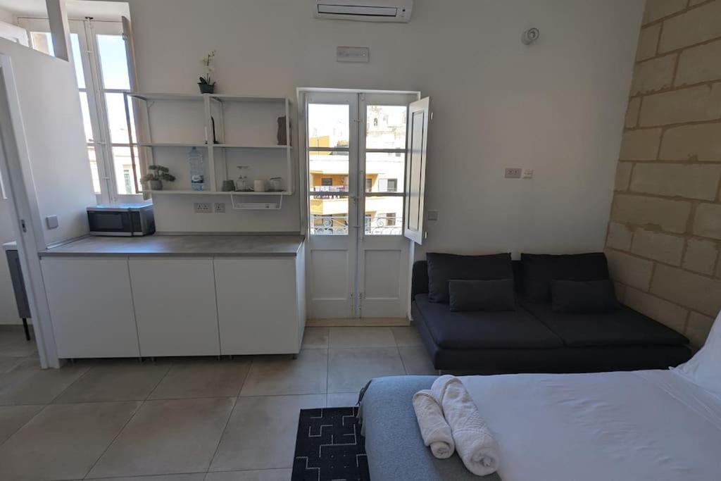 Deluxe Double Room With Balcony photo 2