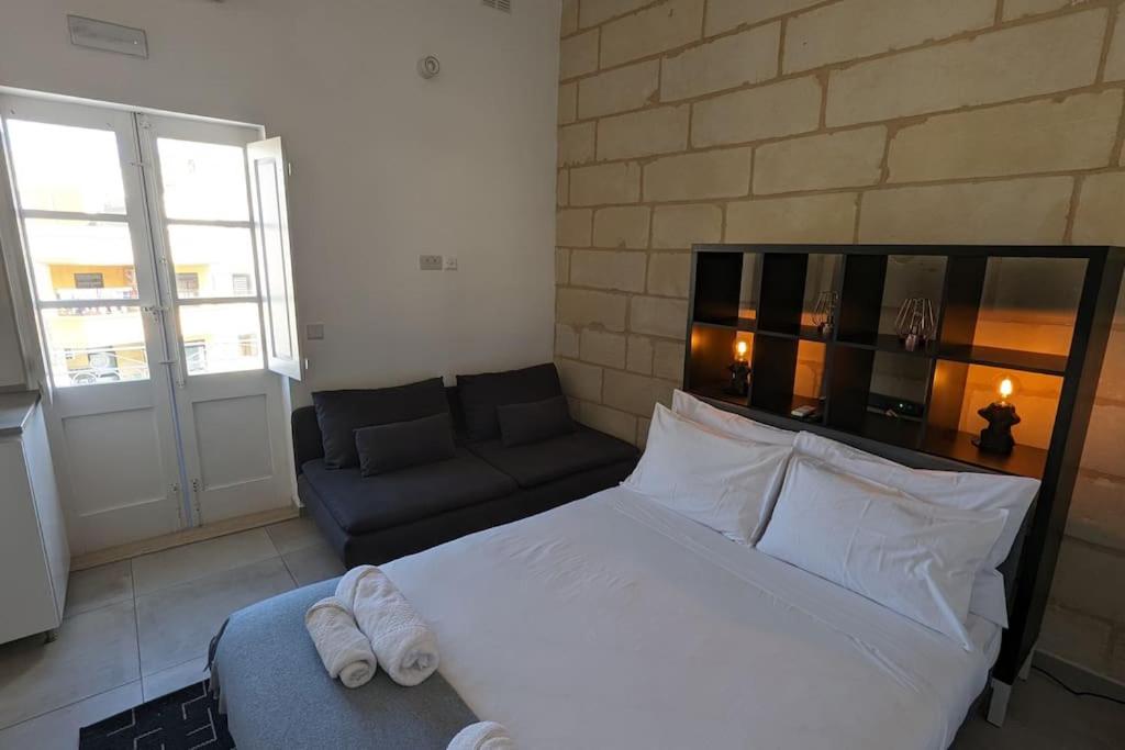 Deluxe Double Room With Balcony photo 3