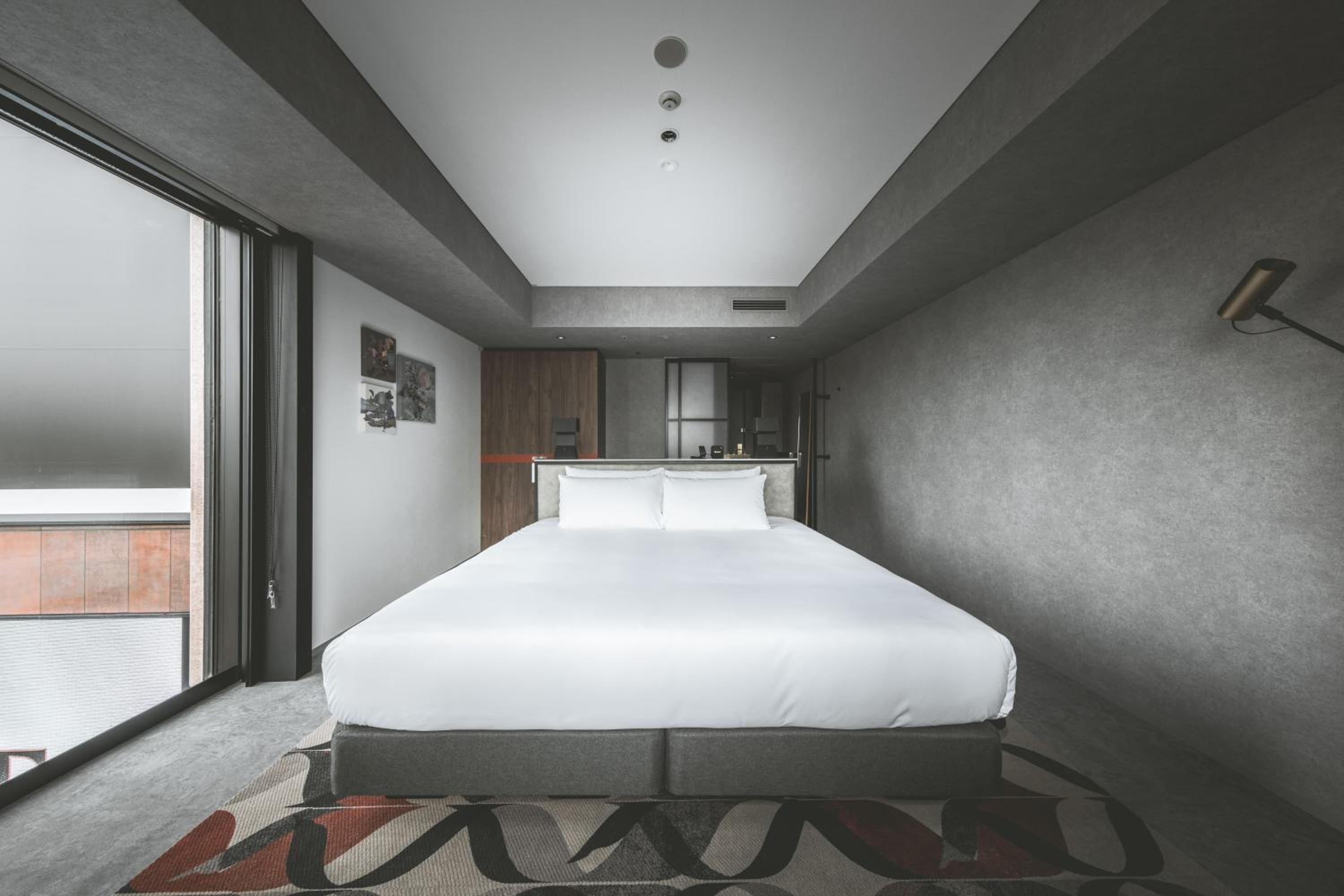 Deluxe Corner Double Room - Photo 1