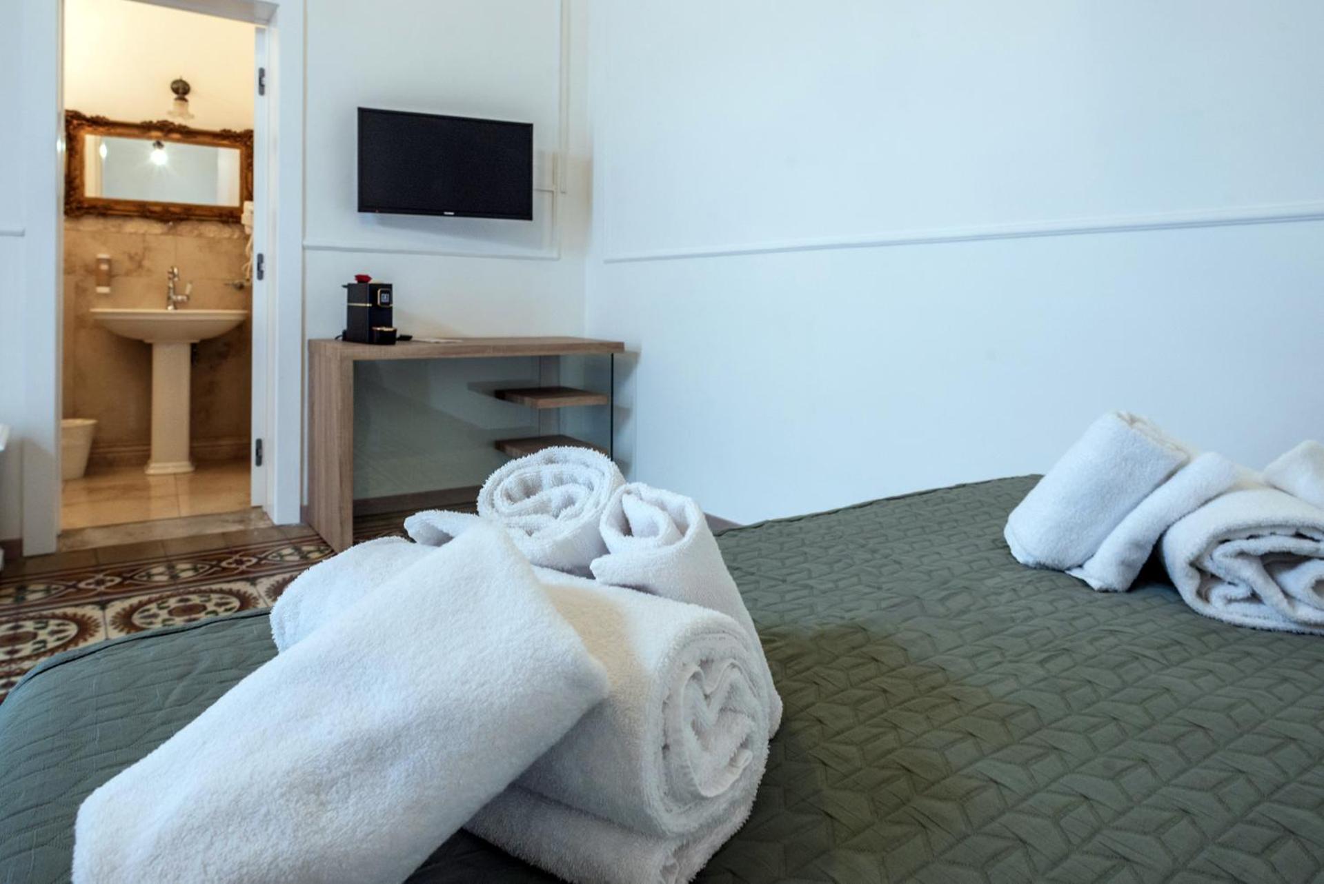Double or Twin Room with Bathroom photo 3
