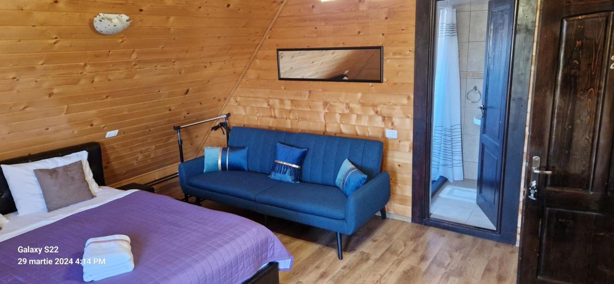 Triple Room with Private Bathroom photo 1