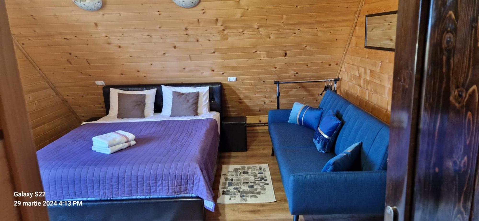 Triple Room with Private Bathroom photo 2