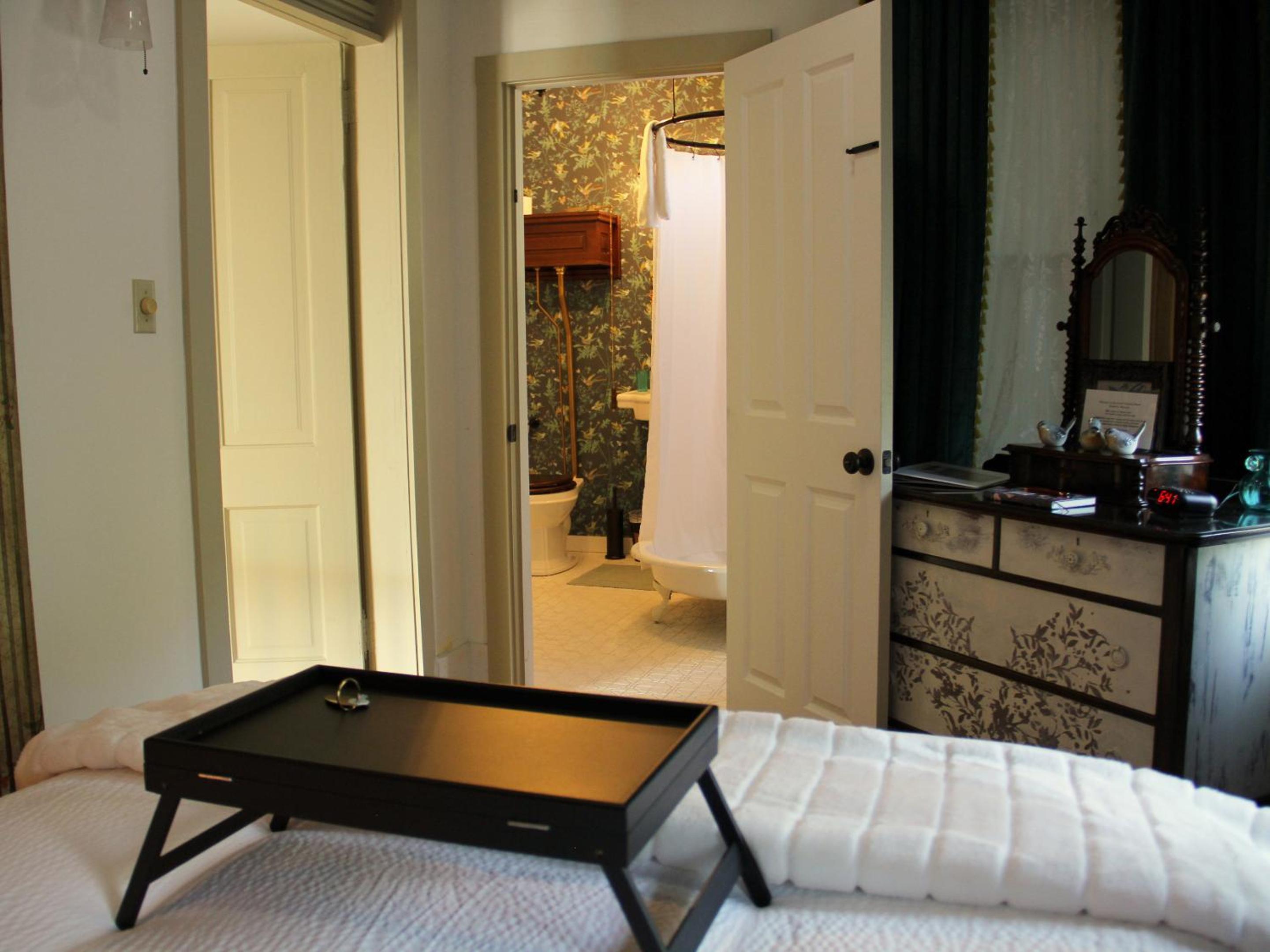 Budget Double Room photo 3