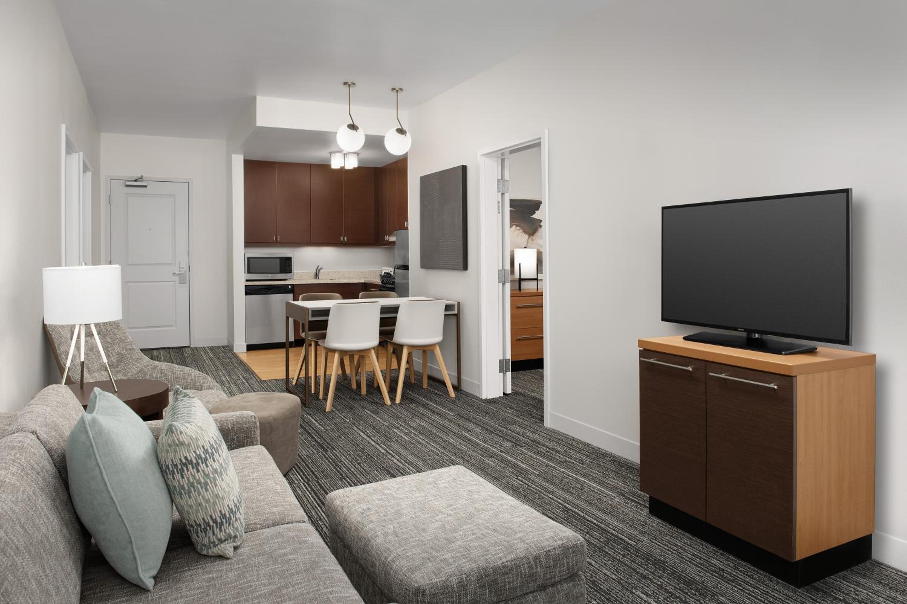 Two-Bedroom Suite - Photo 2