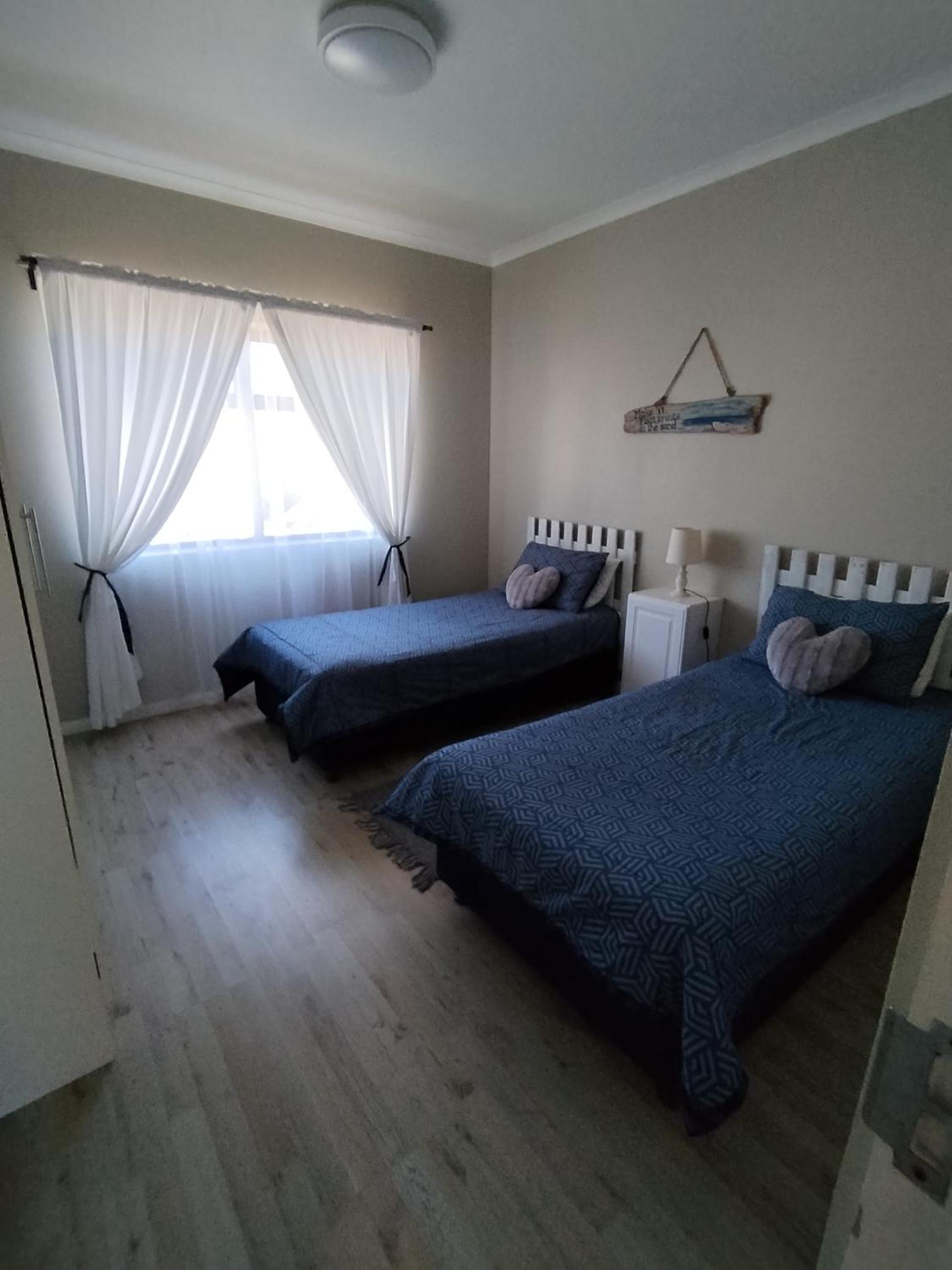 Three-Bedroom House photo 2