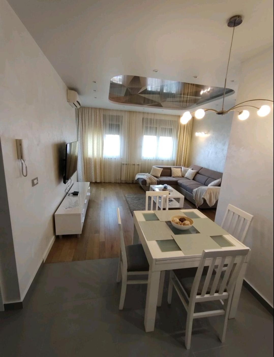 One-Bedroom Apartment photo 1