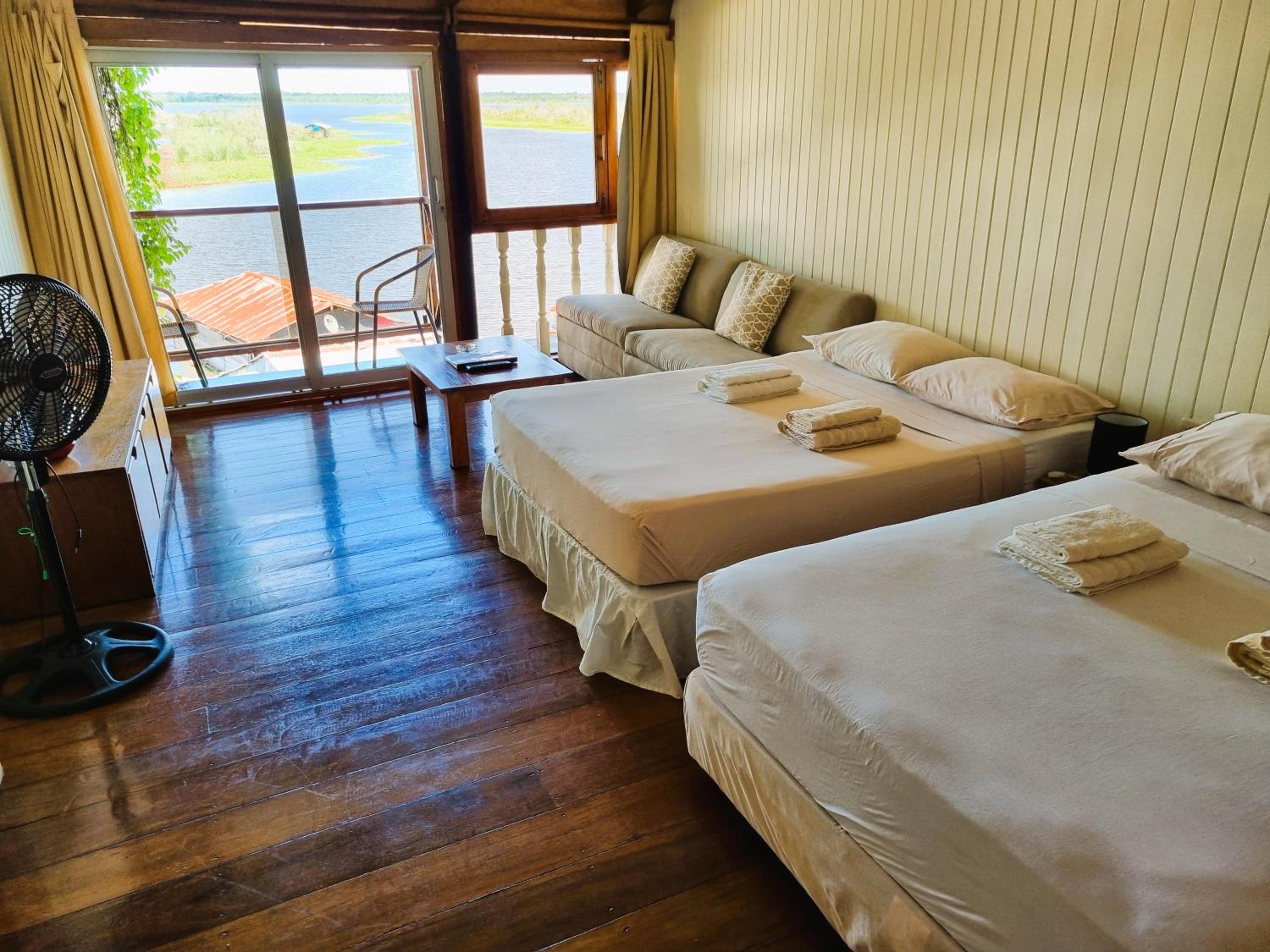 Apartment with Balcony- River View