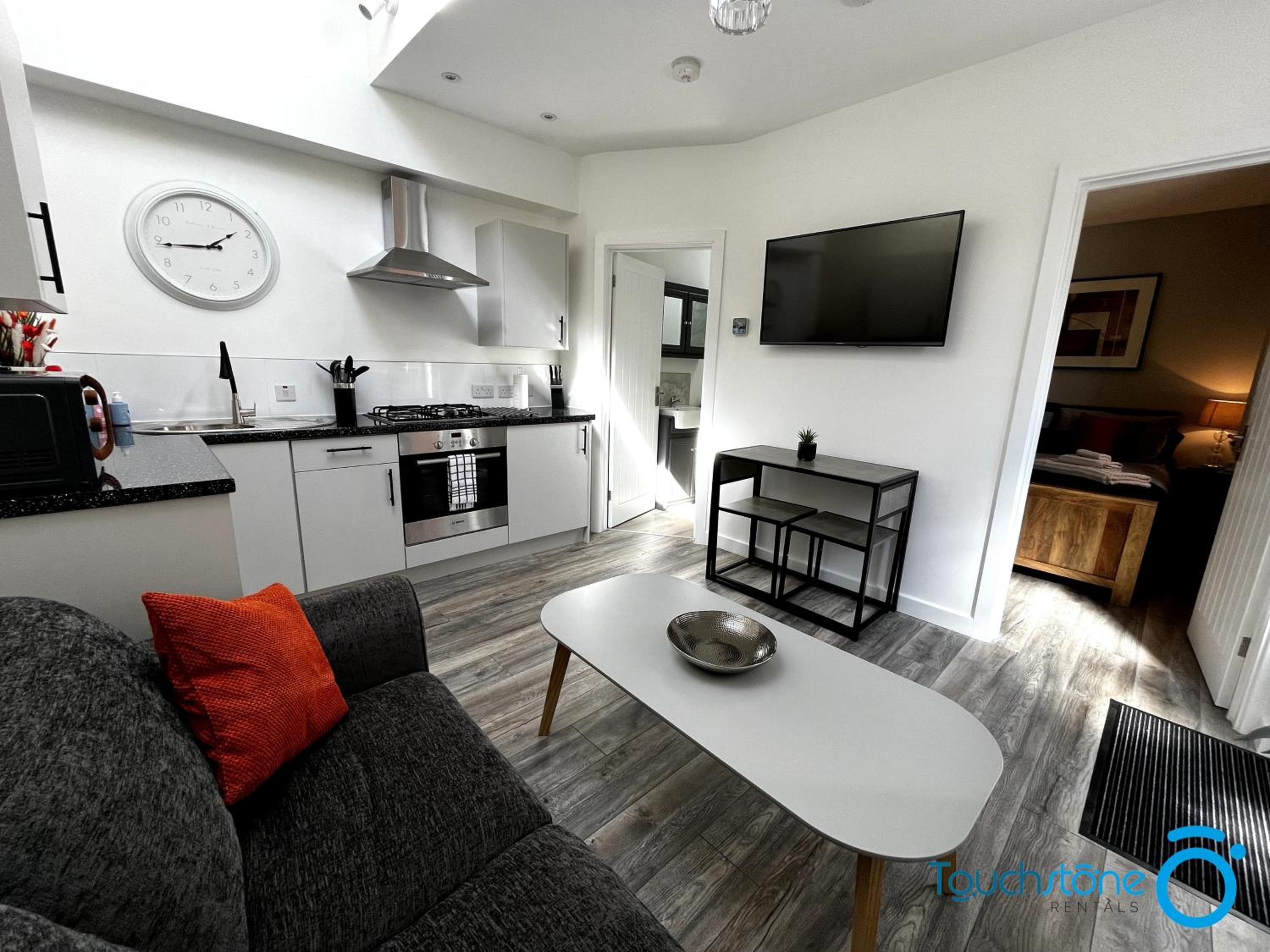 One-Bedroom House photo 1