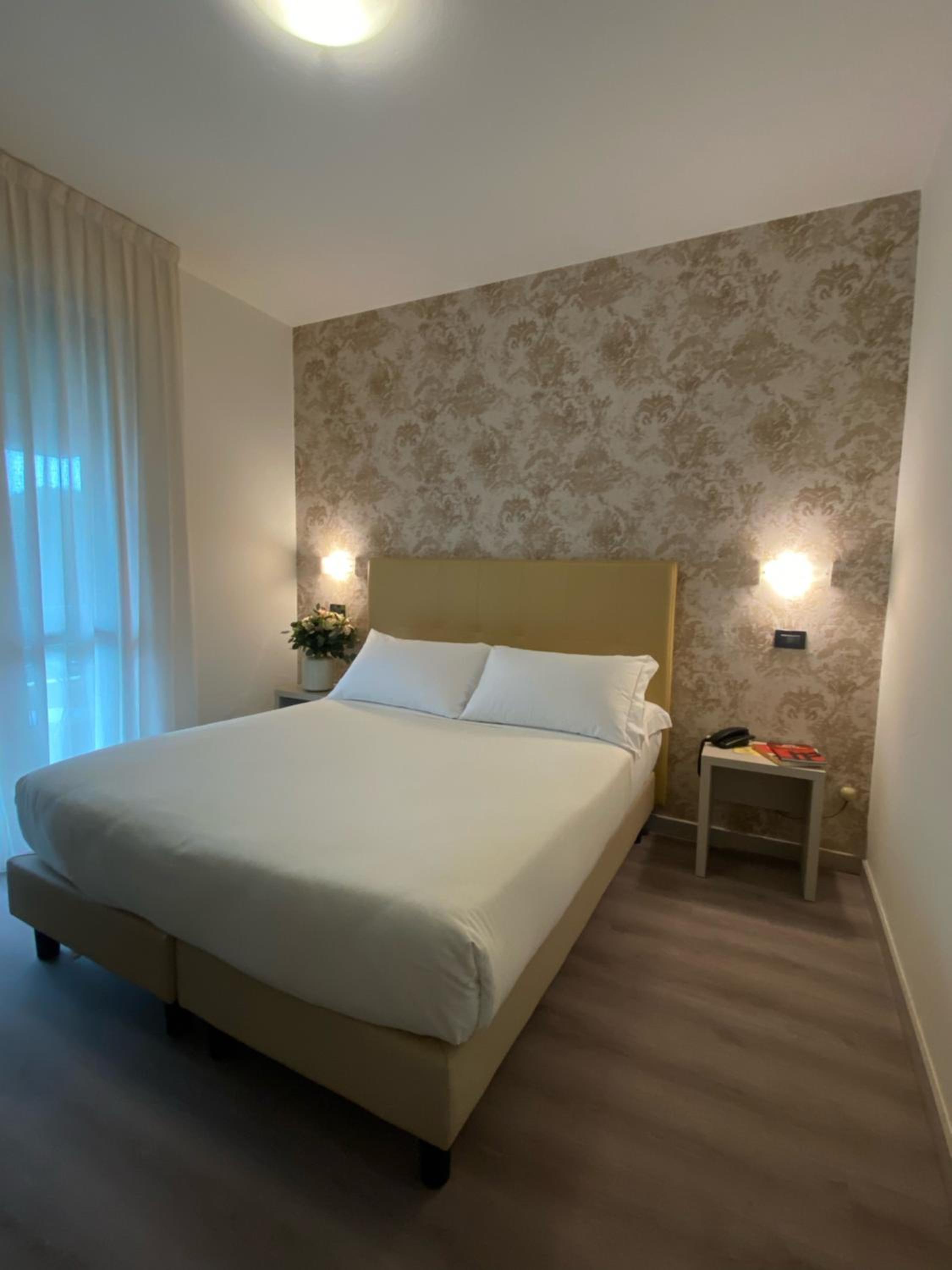 Superior Double or Twin Room with Balcony - Photo 2