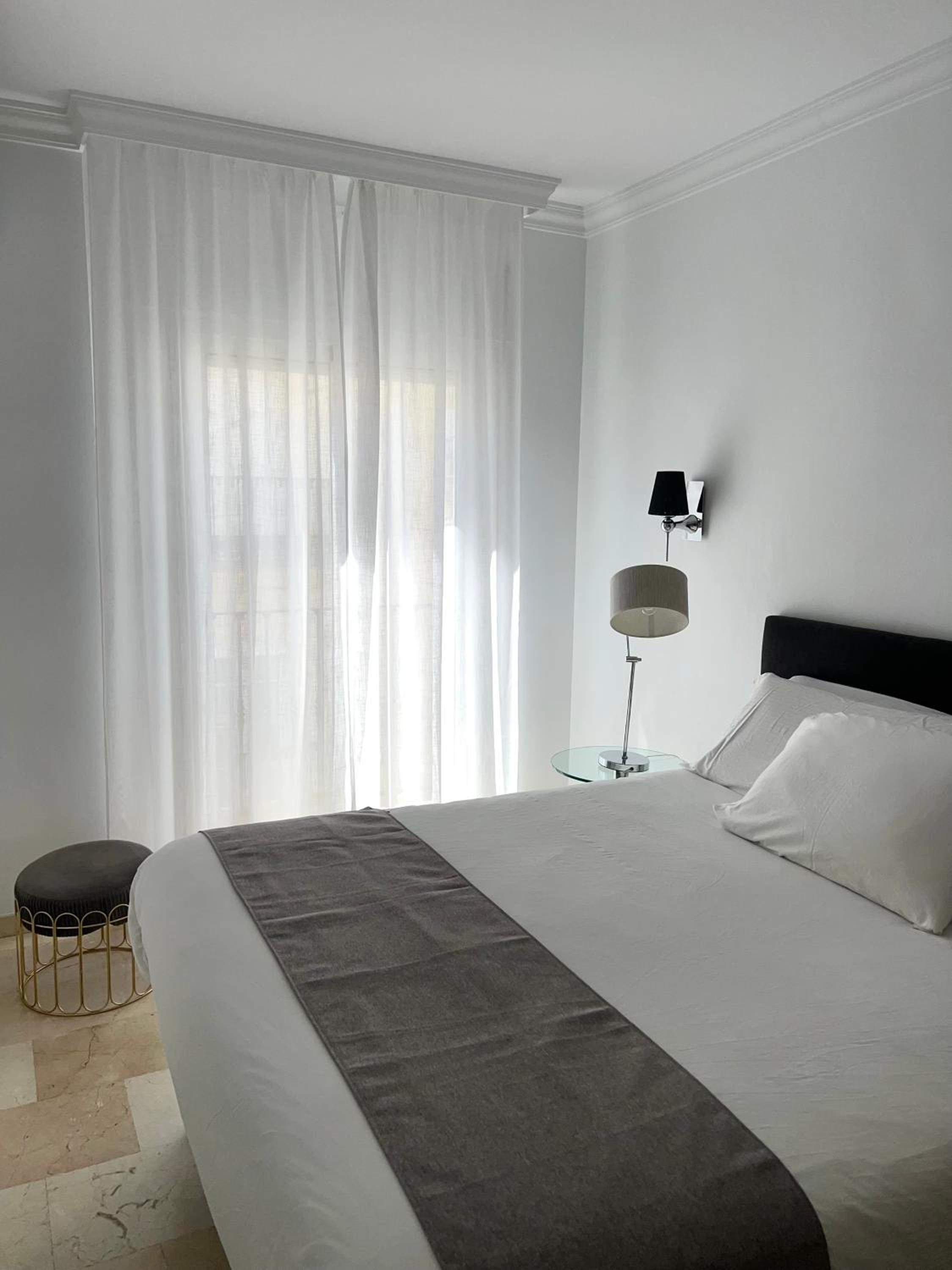 Double Room - Photo 6