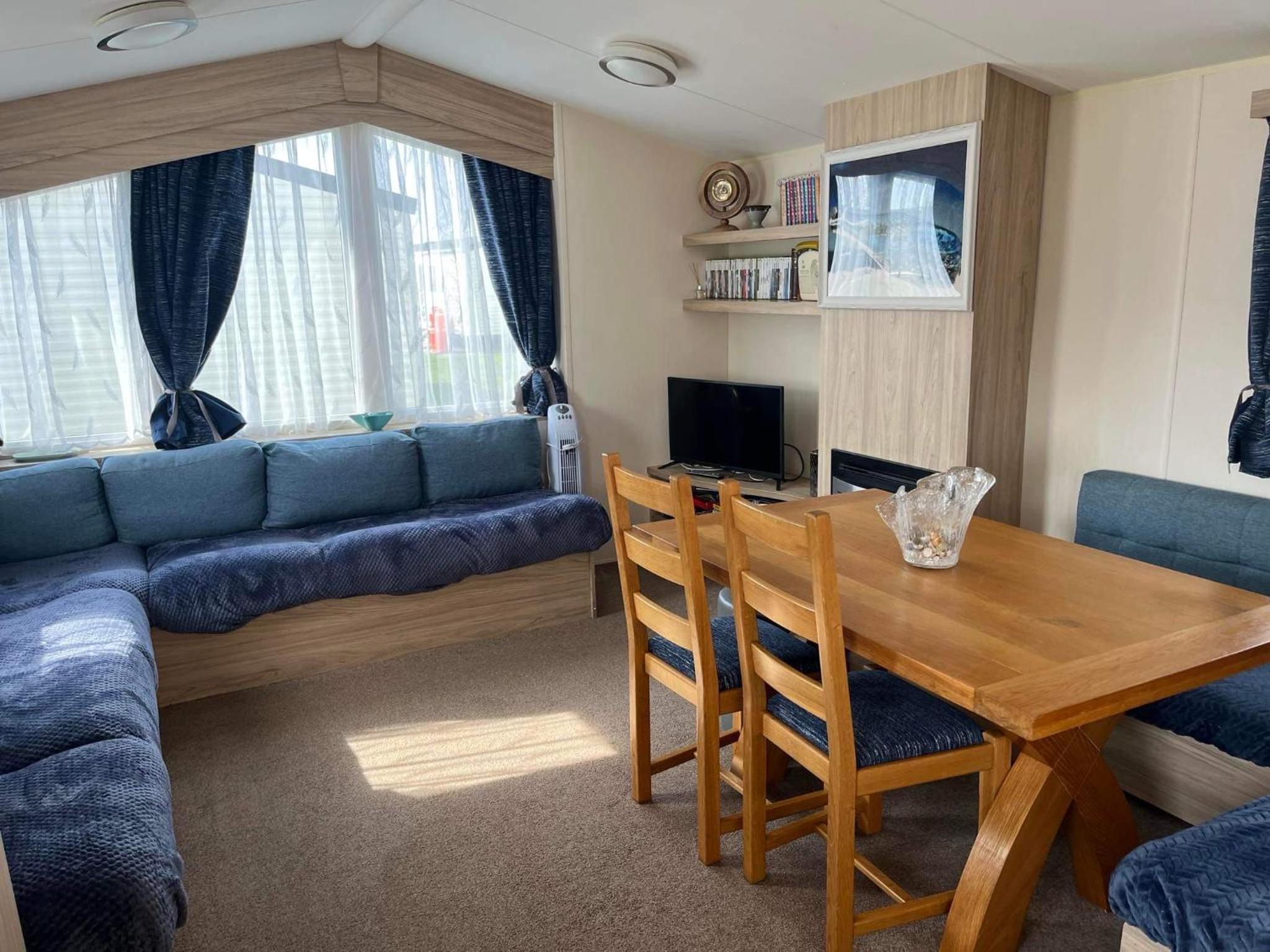 Three-Bedroom House - Photo 10