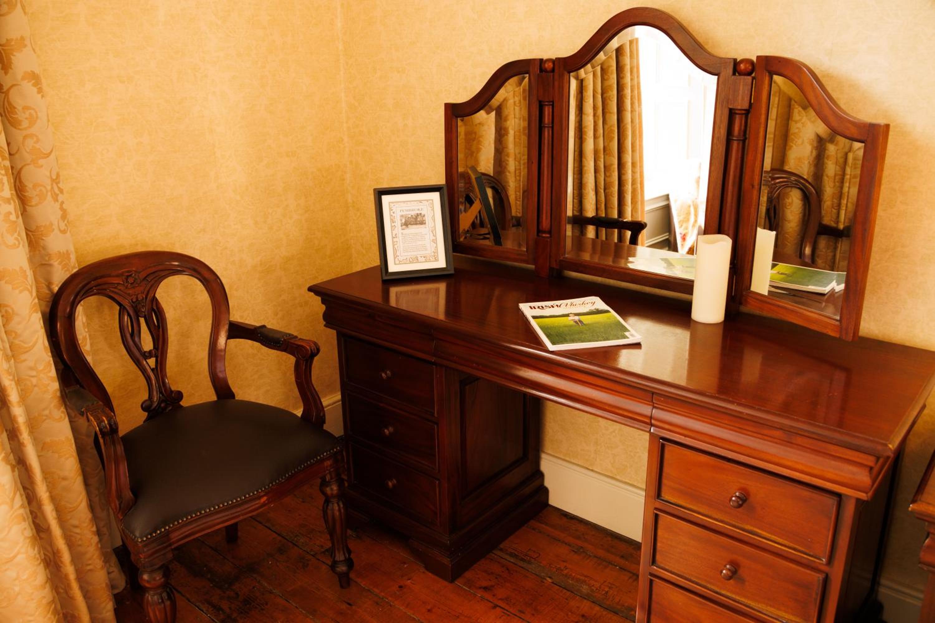 Deluxe Room - Photo 8