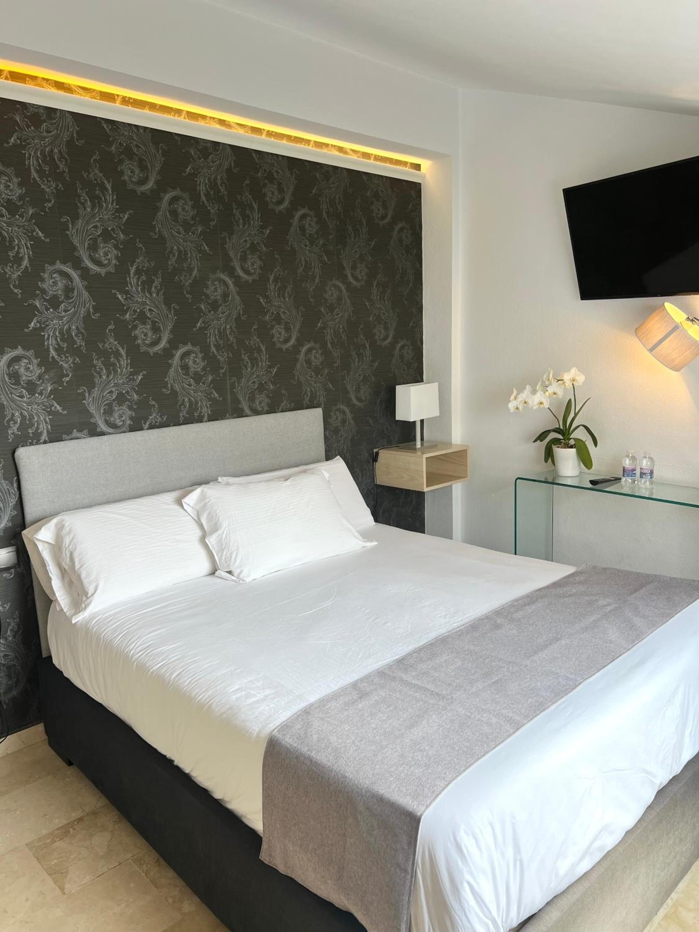 Triple Room - Photo 11
