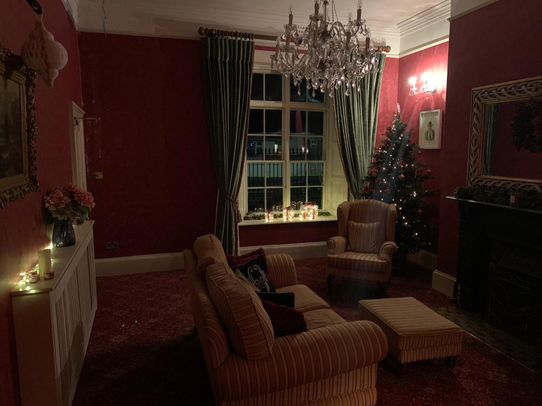 Six-Bedroom House - Photo 26
