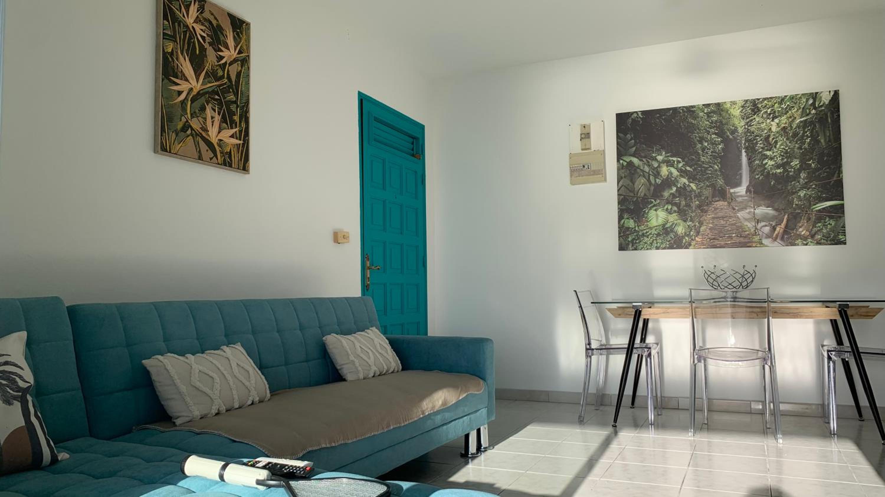 One-Bedroom Apartment photo 1