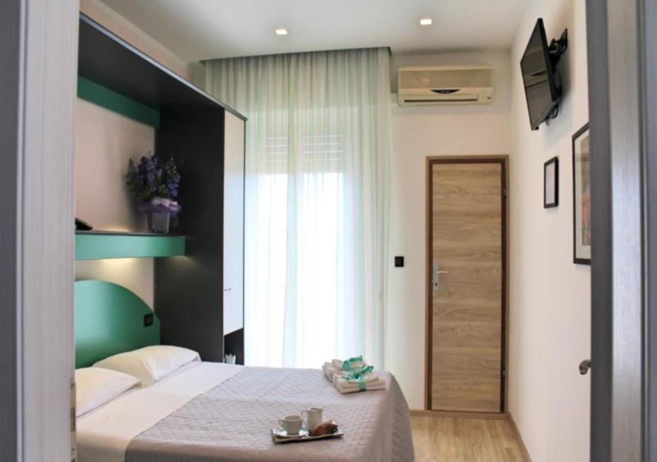 Budget Double Room - Photo 3