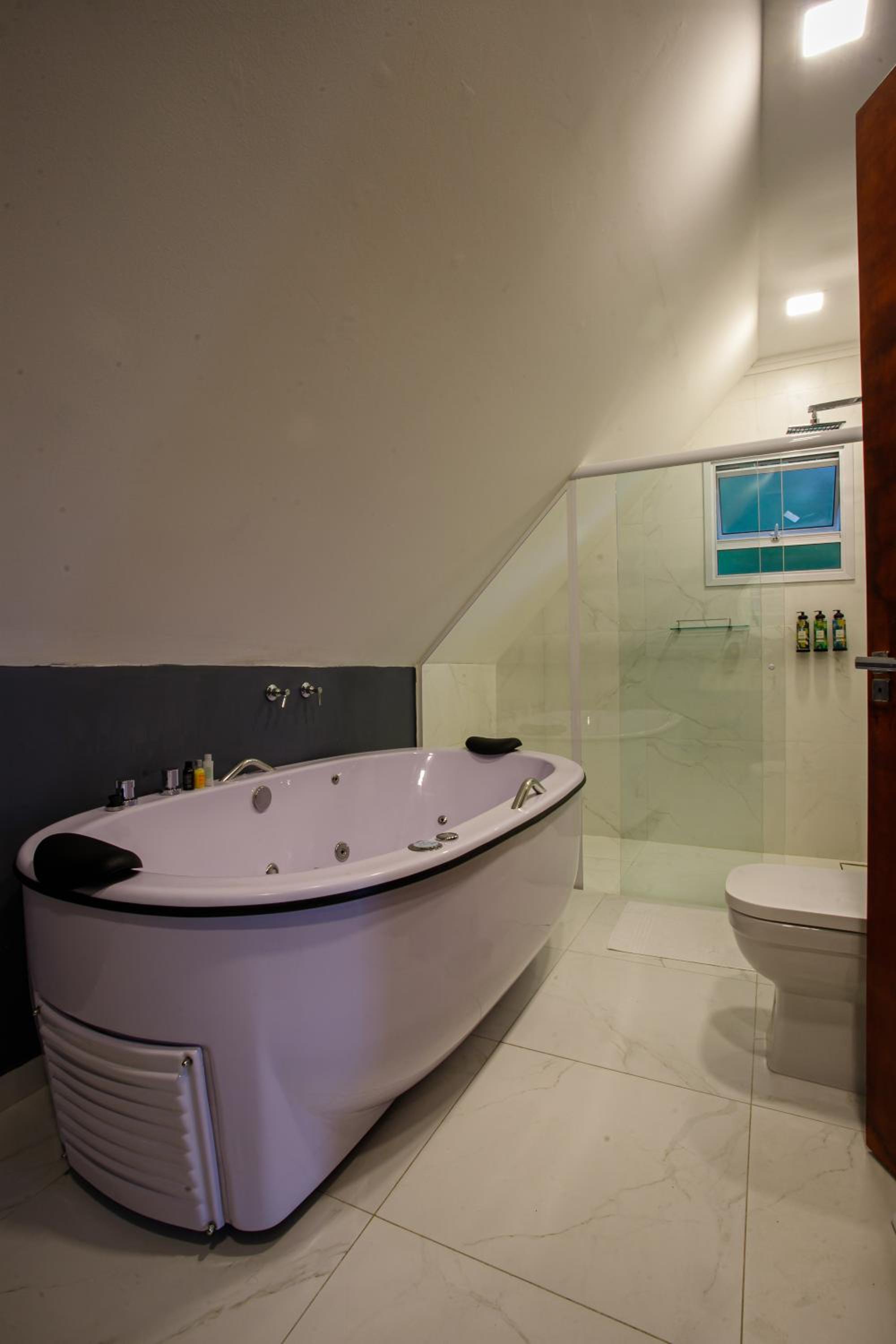 Queen Room with Spa Bath photo 2