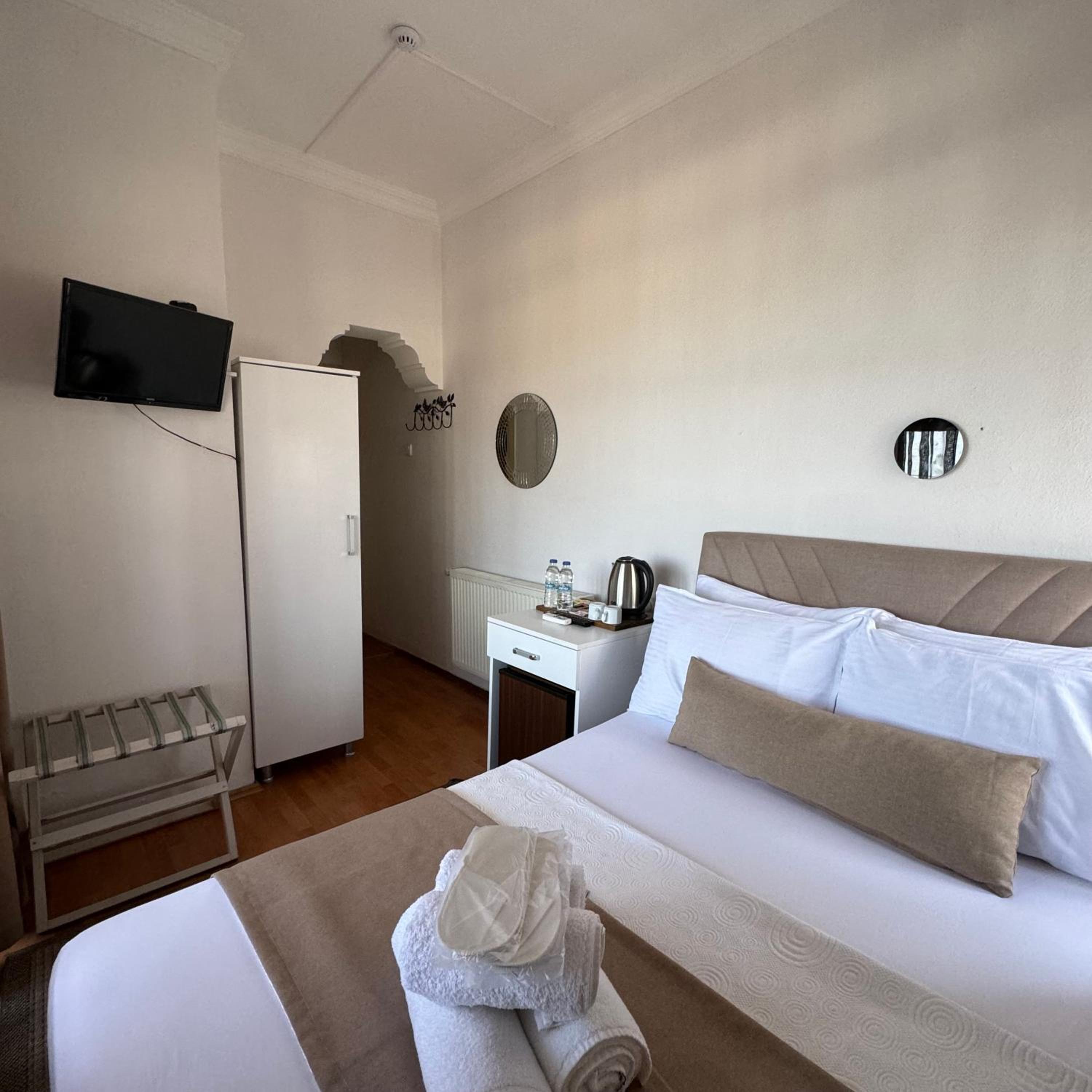 Double Room with Balcony and Sea View