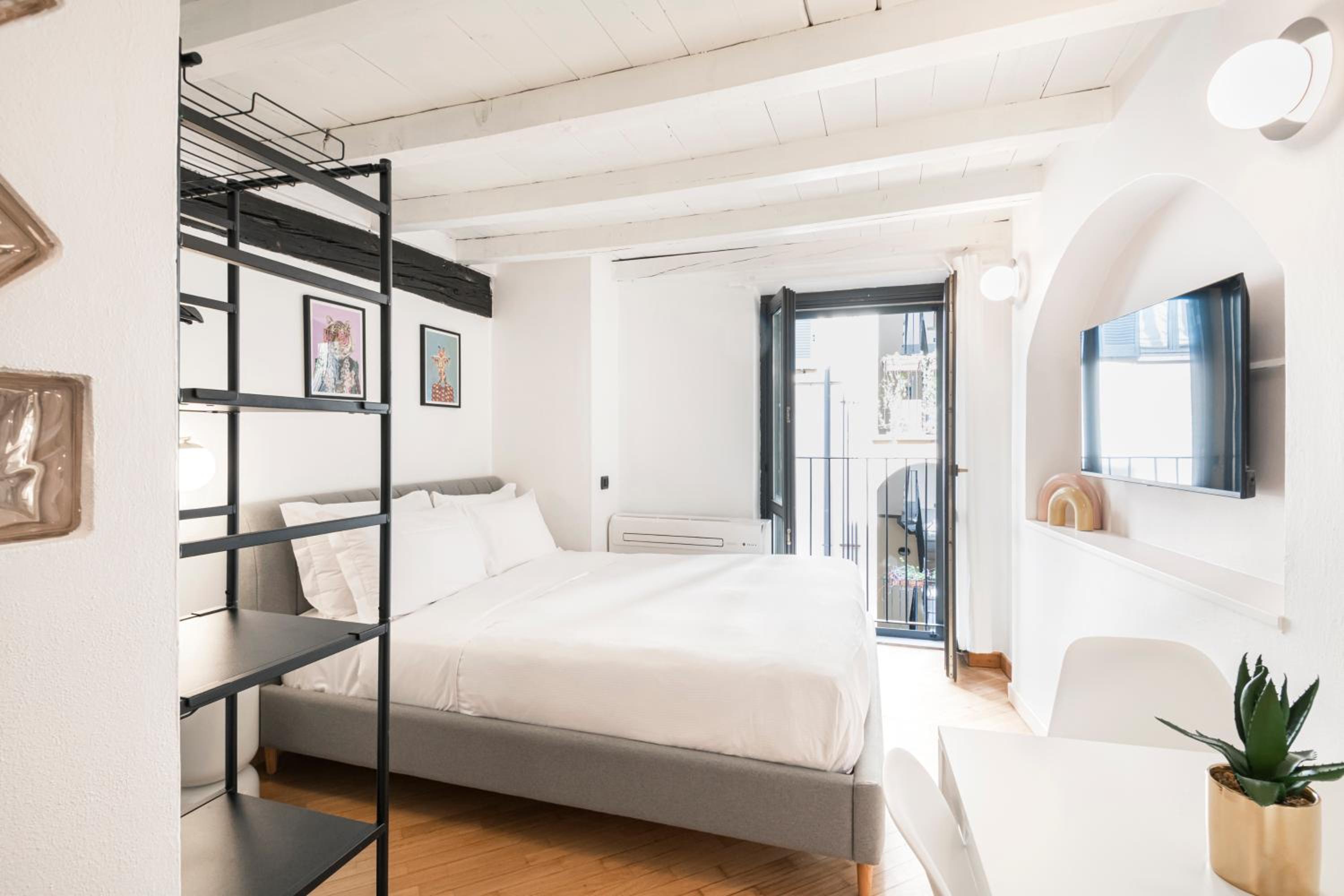 Studio Apartment