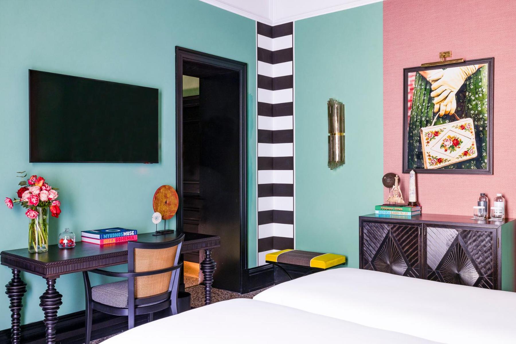 Suite with Terrace thumbnail 5