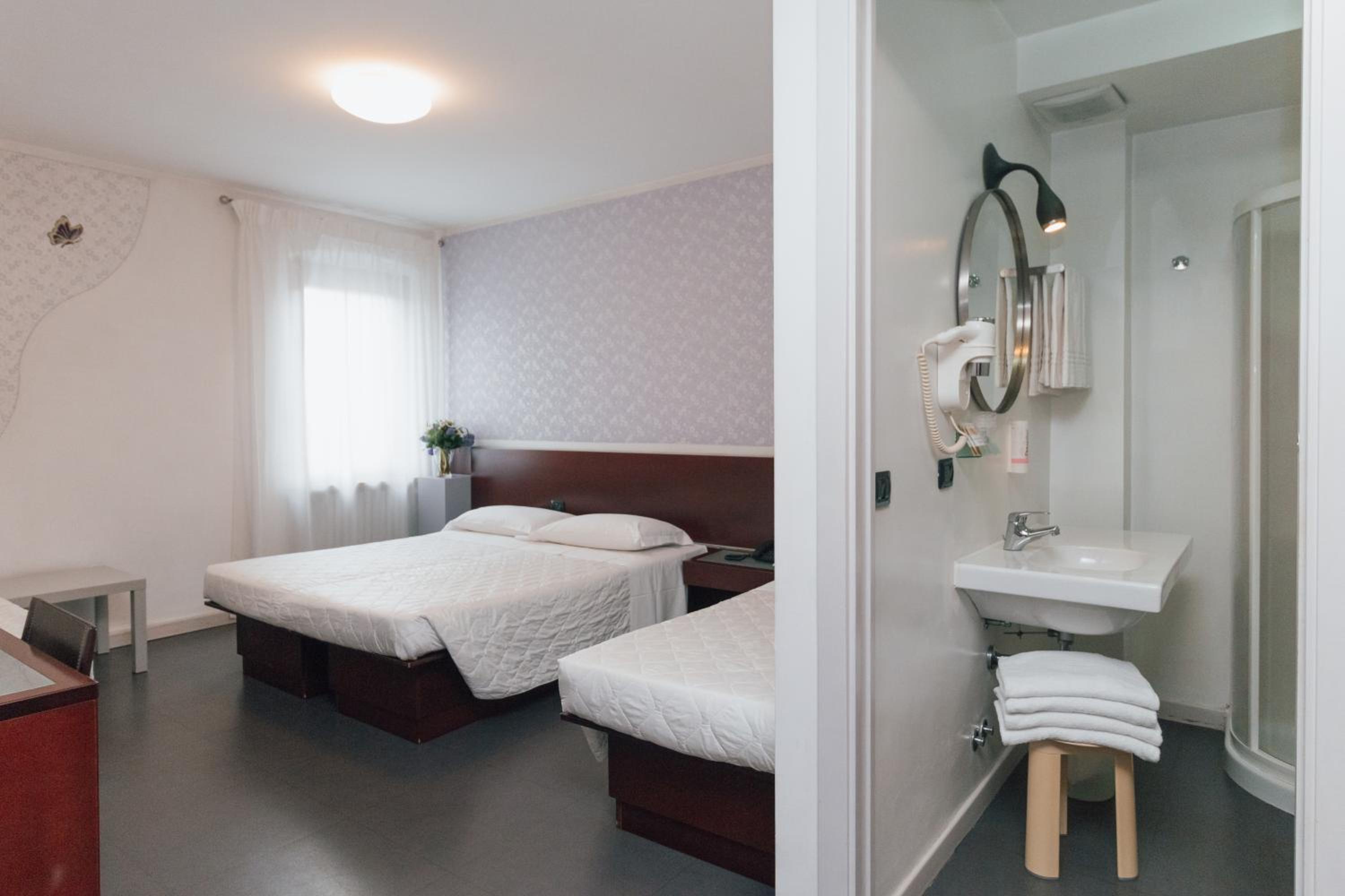 Quadruple Room - Photo 2