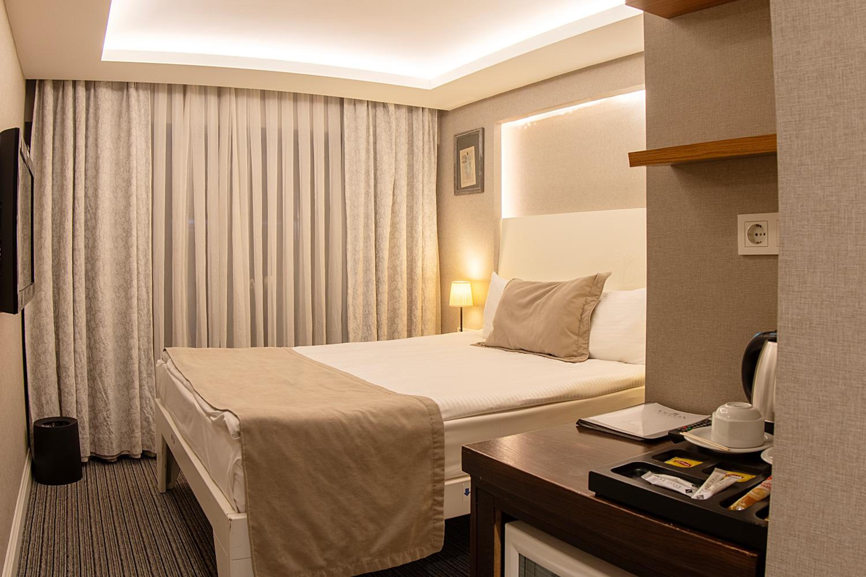 Economy Double Room photo 1