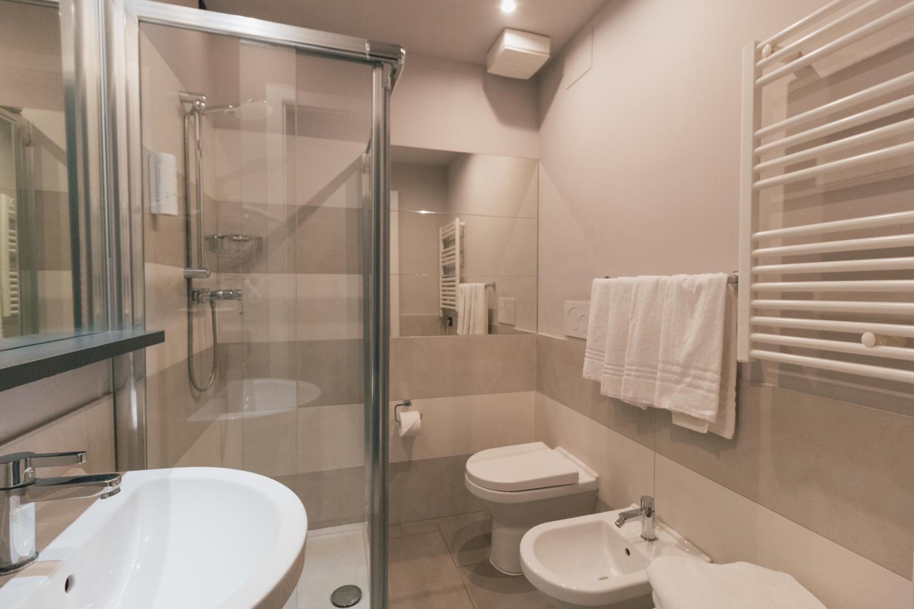 Superior Quadruple Room - Photo 6