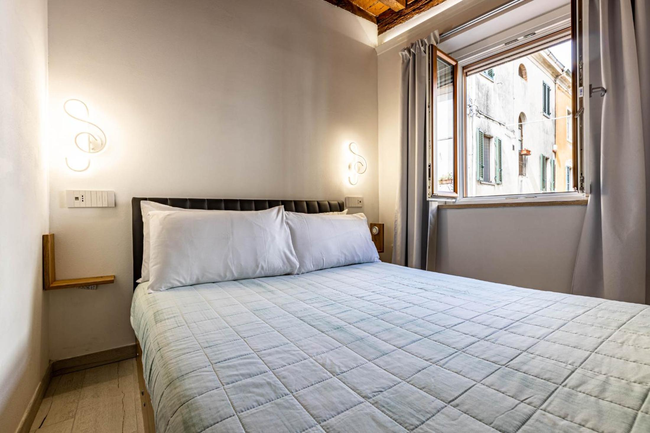 Double Room with Private Bathroom - Photo 6