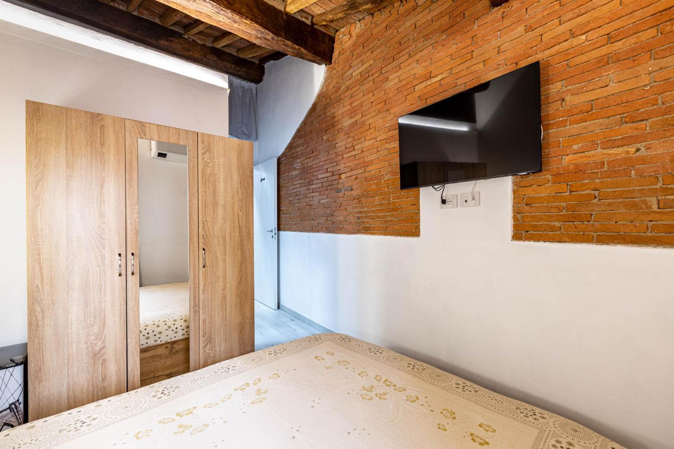 Double Room with Private Bathroom photo 2