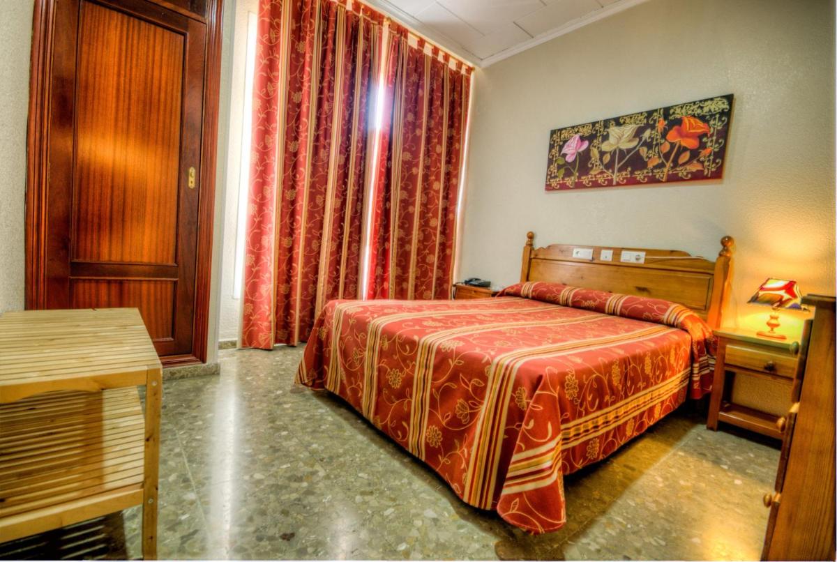 Double or Twin Room photo 3