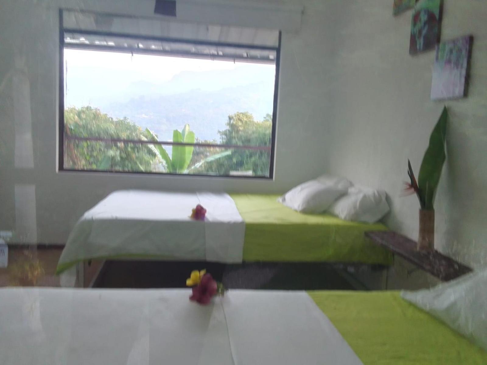 Basic Triple Room With Shared Bathroom photo 2