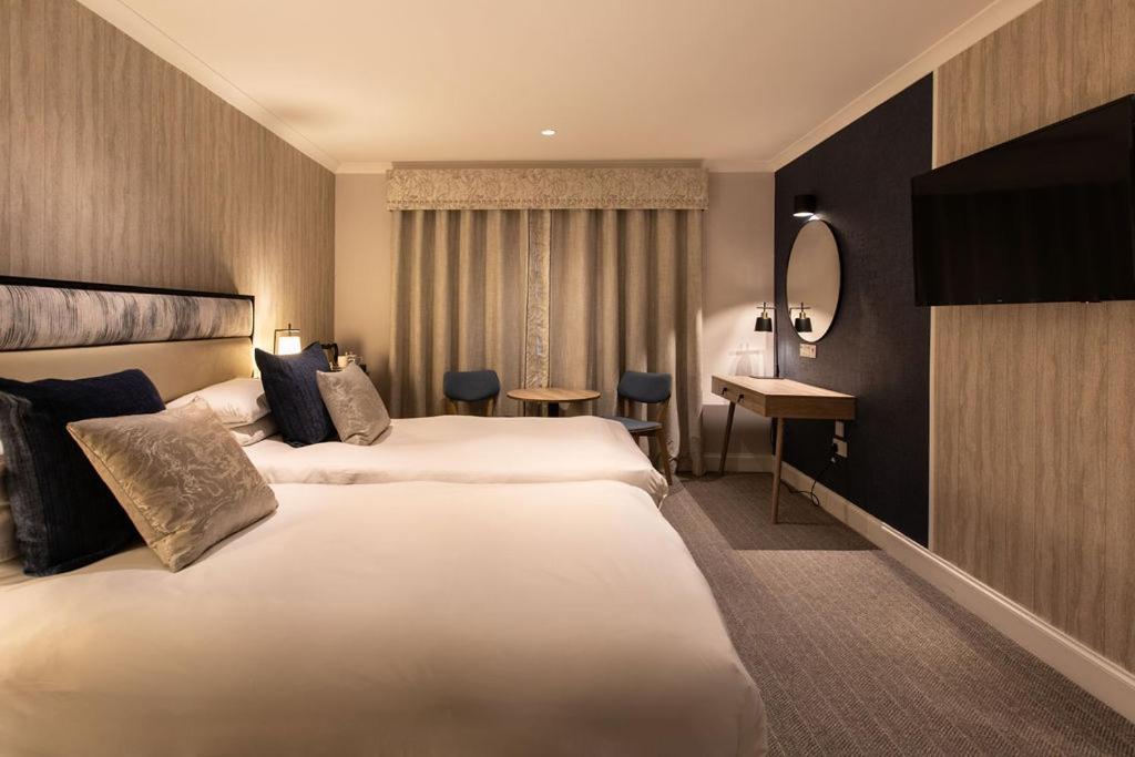 Double or Twin Room - Photo 3