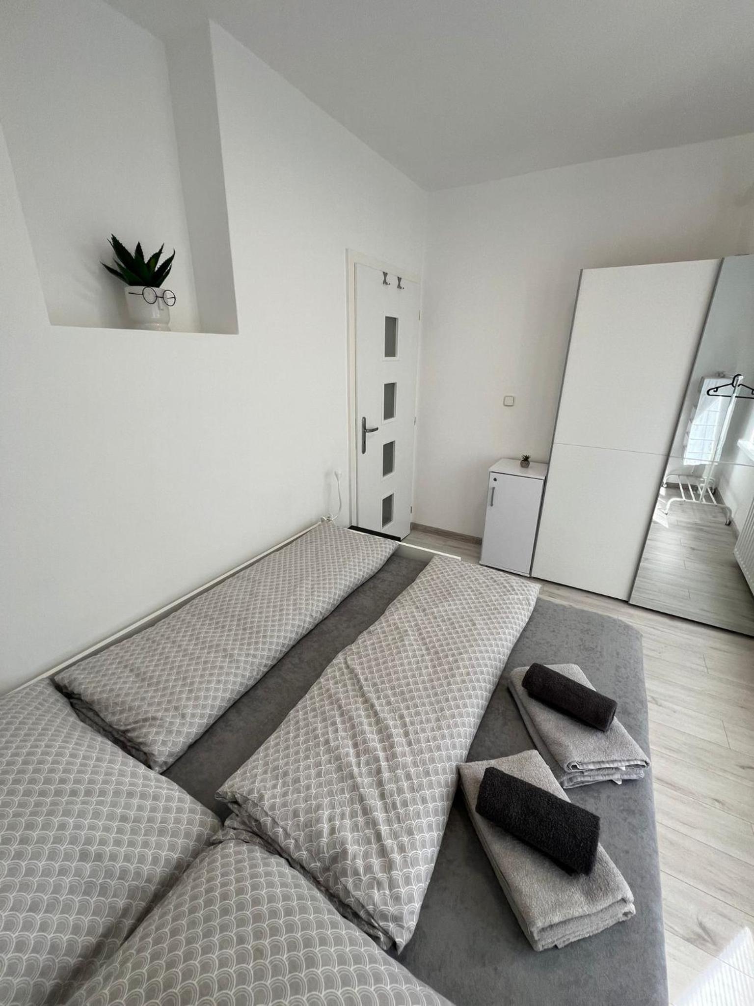 One-Bedroom Apartment photo 2