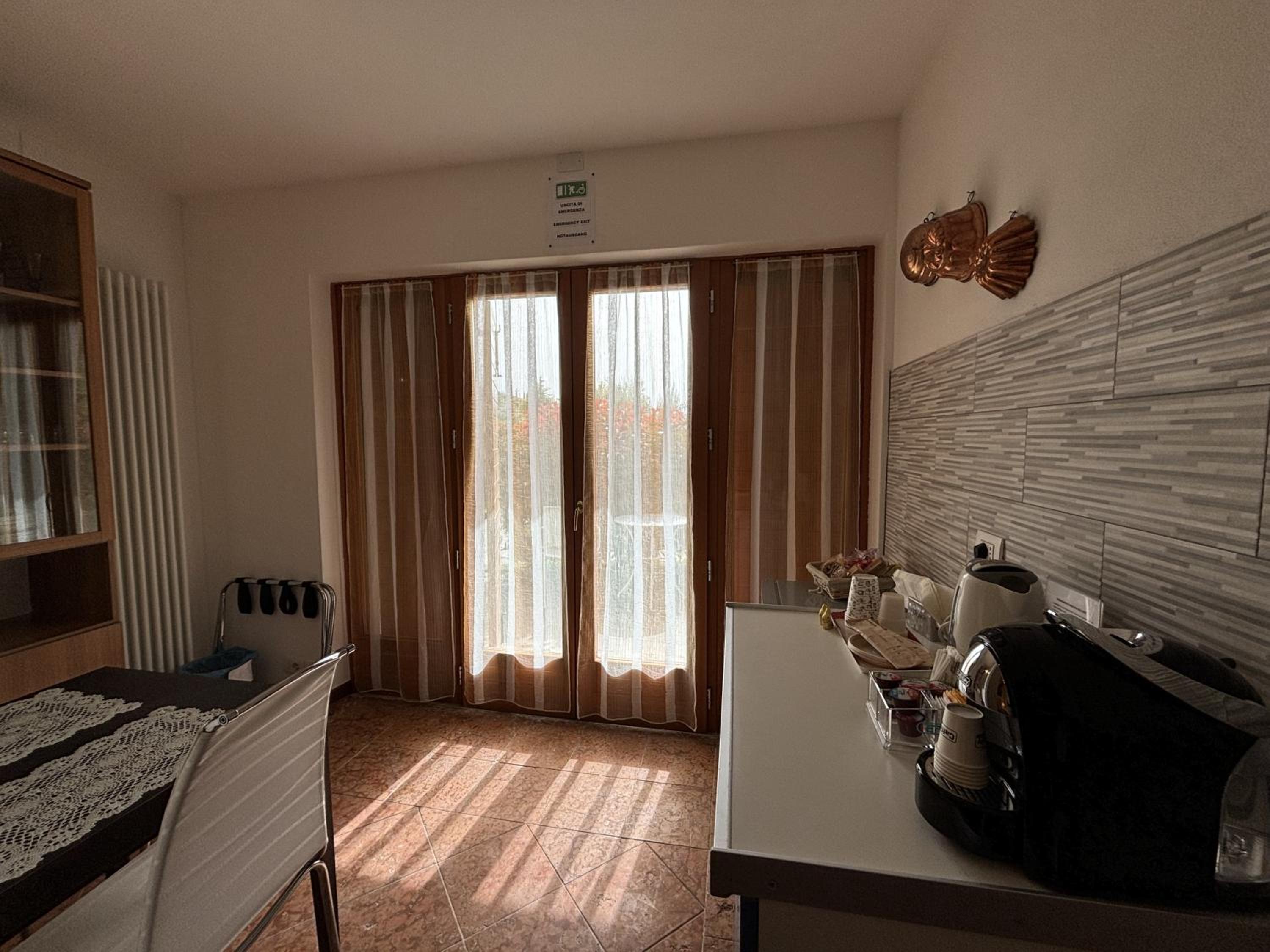 Standard Double Room - Photo 3