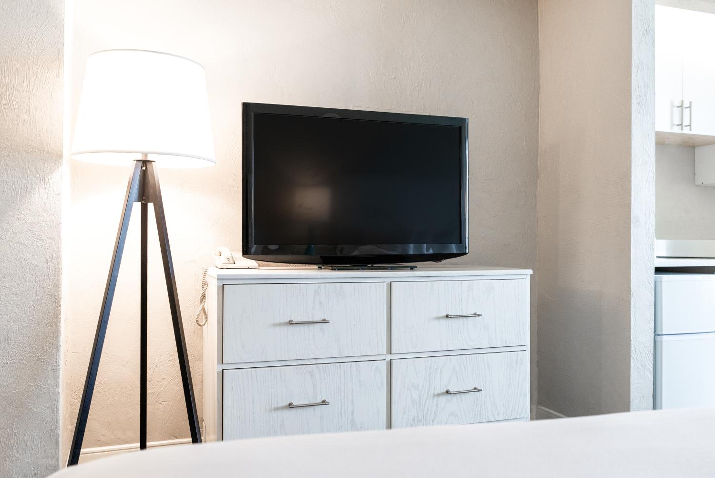 Queen Room with Kitchenette - Oceanfront