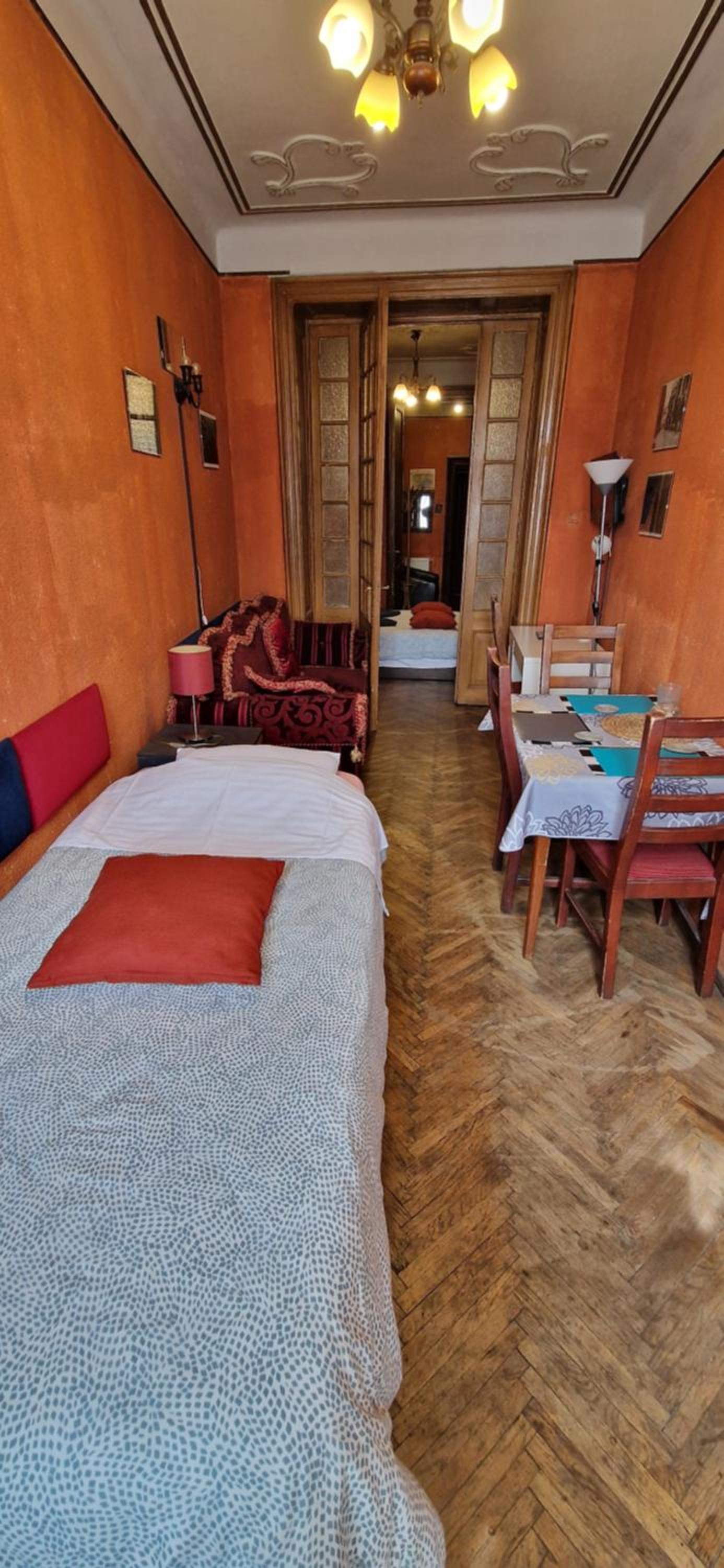 One-Bedroom Apartment - Photo 9