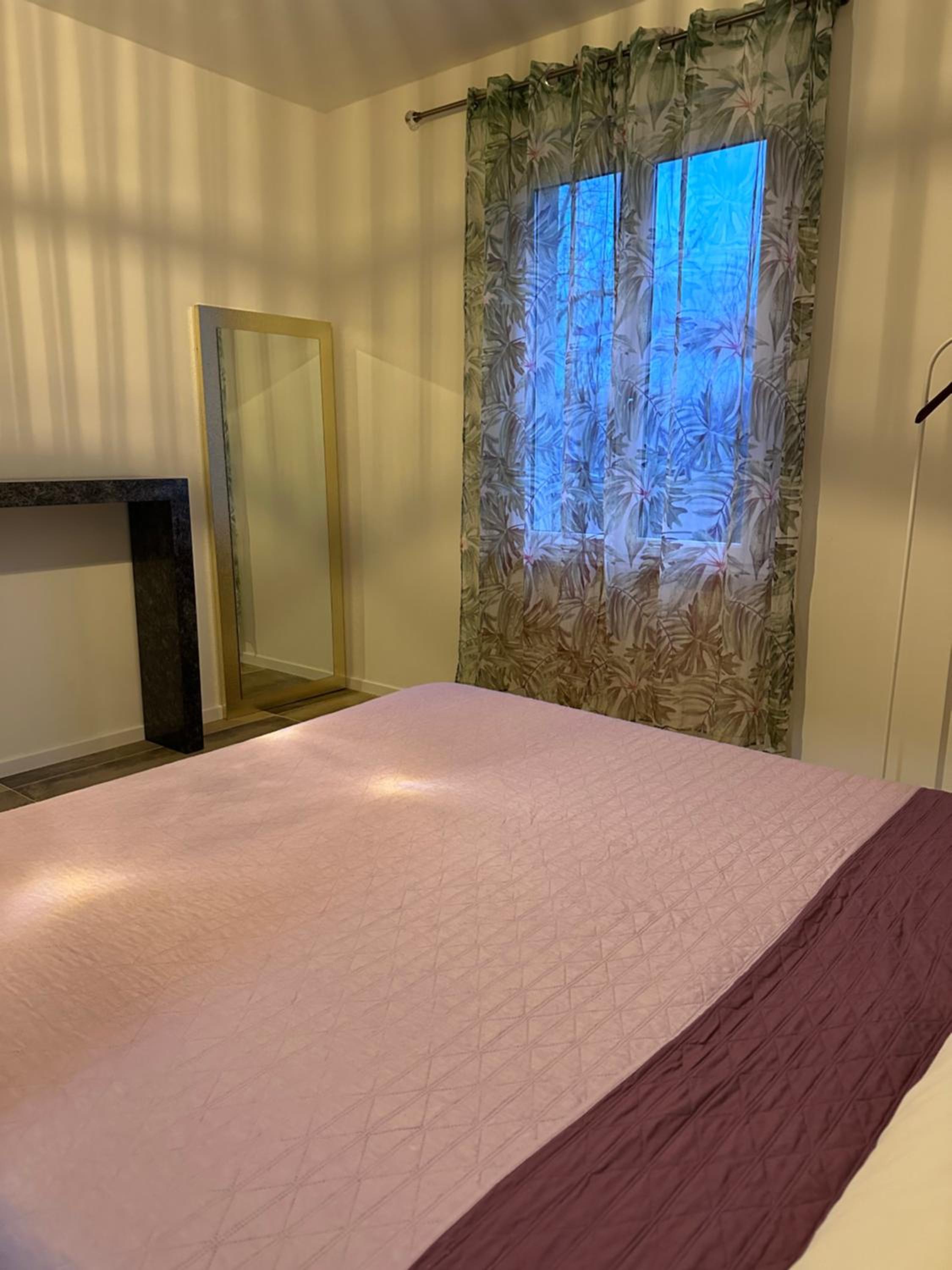 Queen Room photo 1