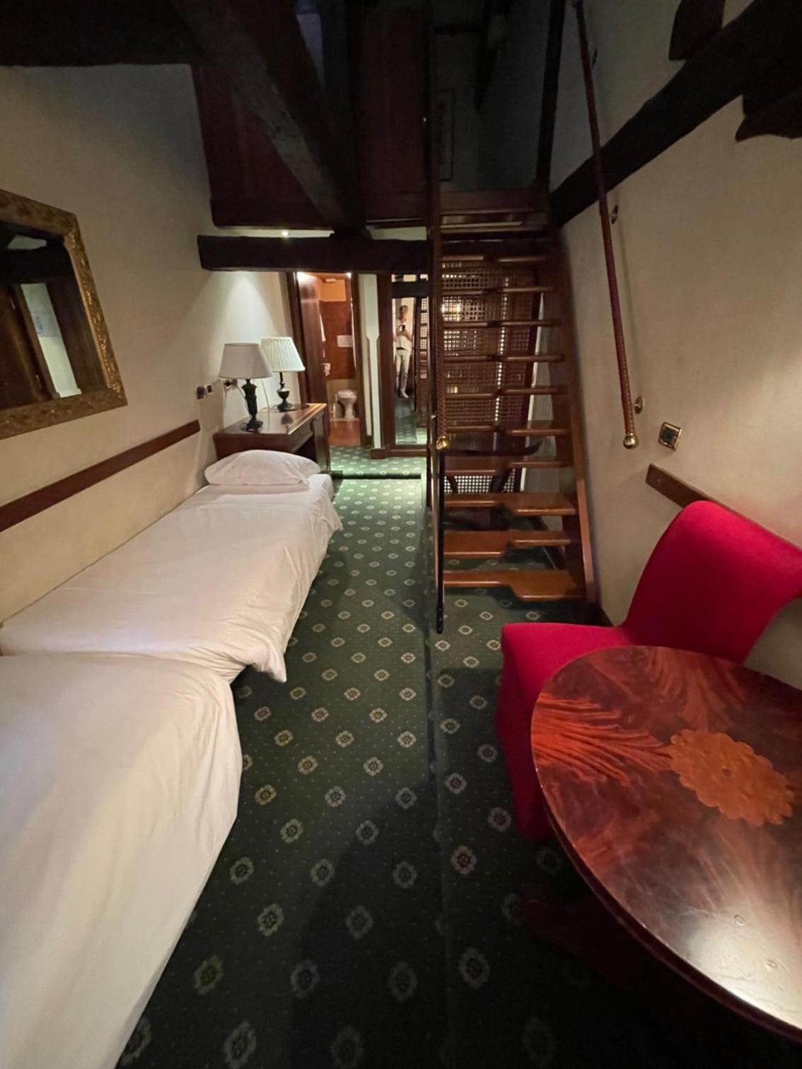 Duplex Quadruple Room