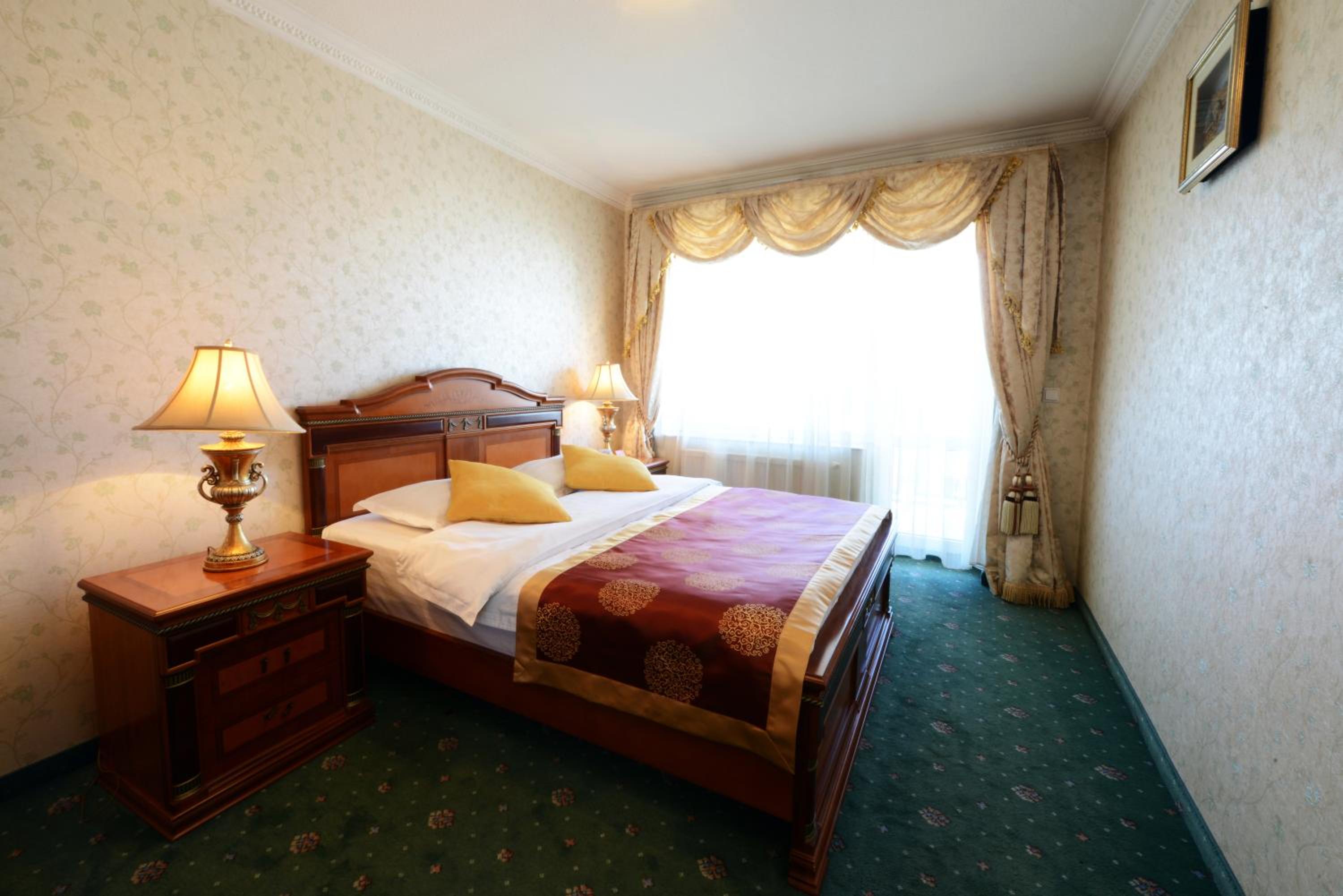Deluxe Double or Twin Room