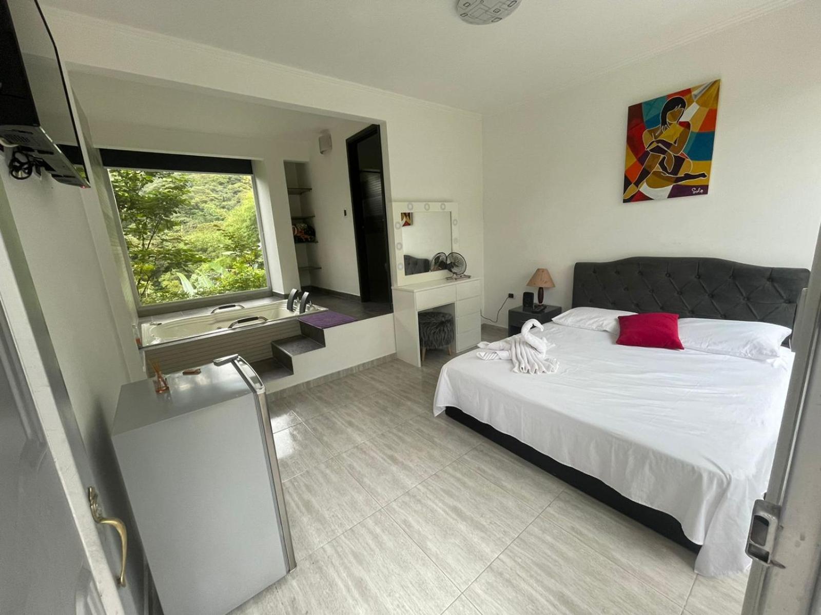 Double Room with Spa Bath photo 1