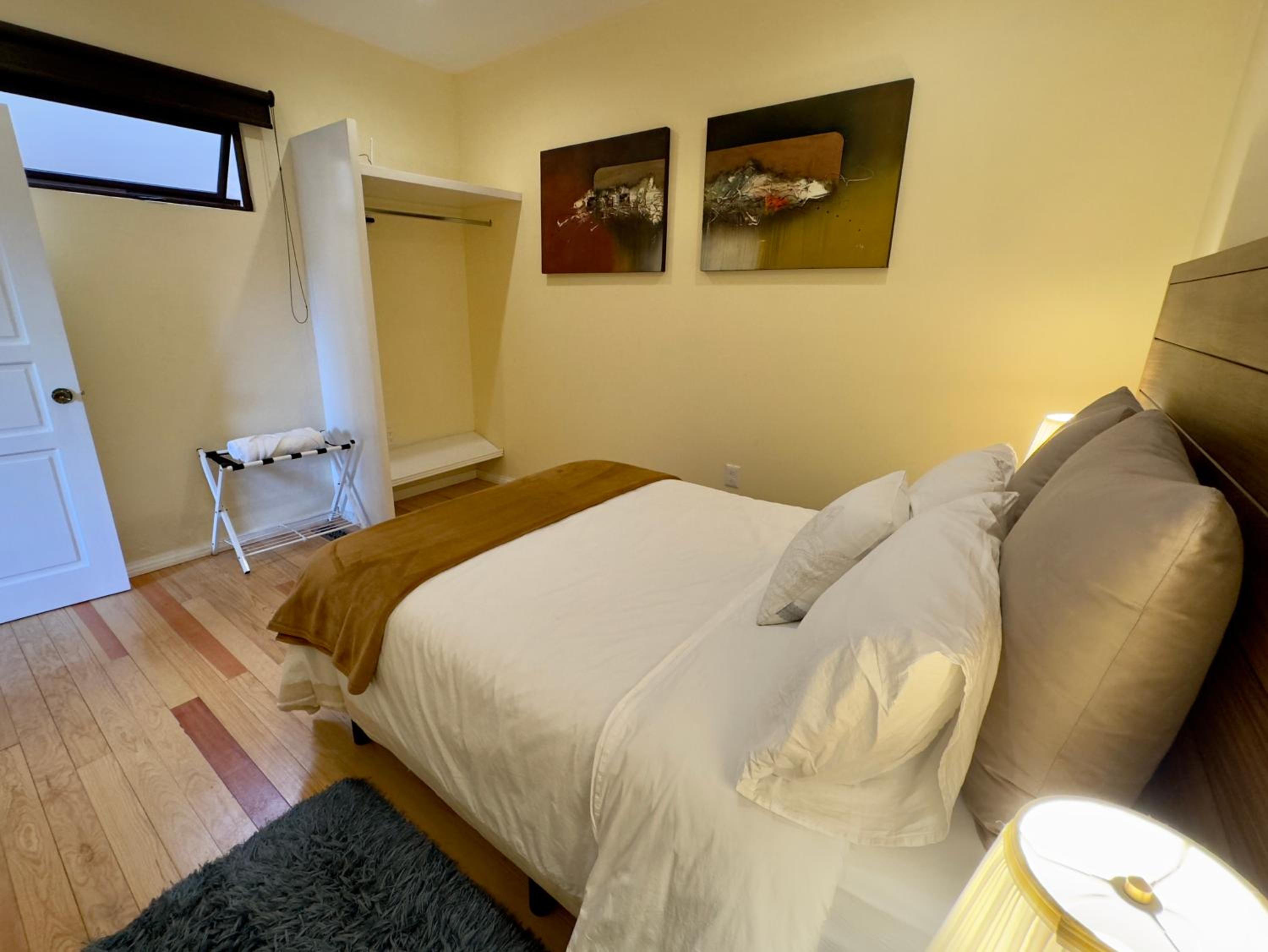 One-Bedroom Apartment photo 1