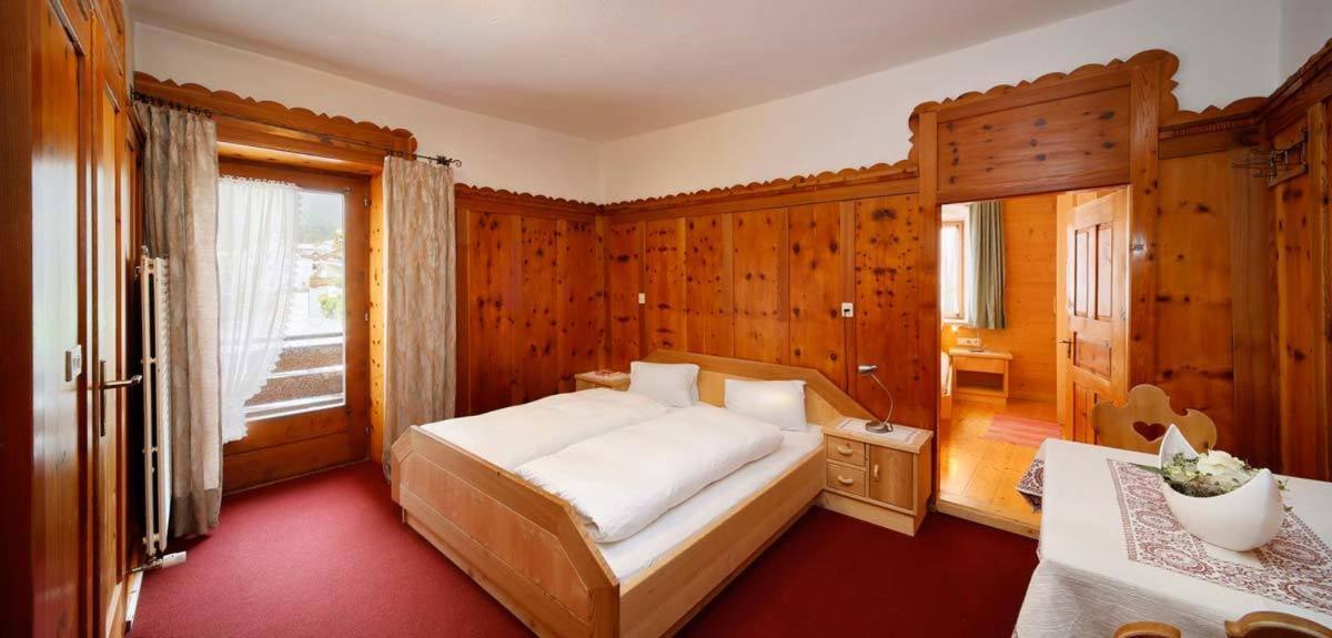 Quadruple Room with Balcony and Mountain View - Photo 12