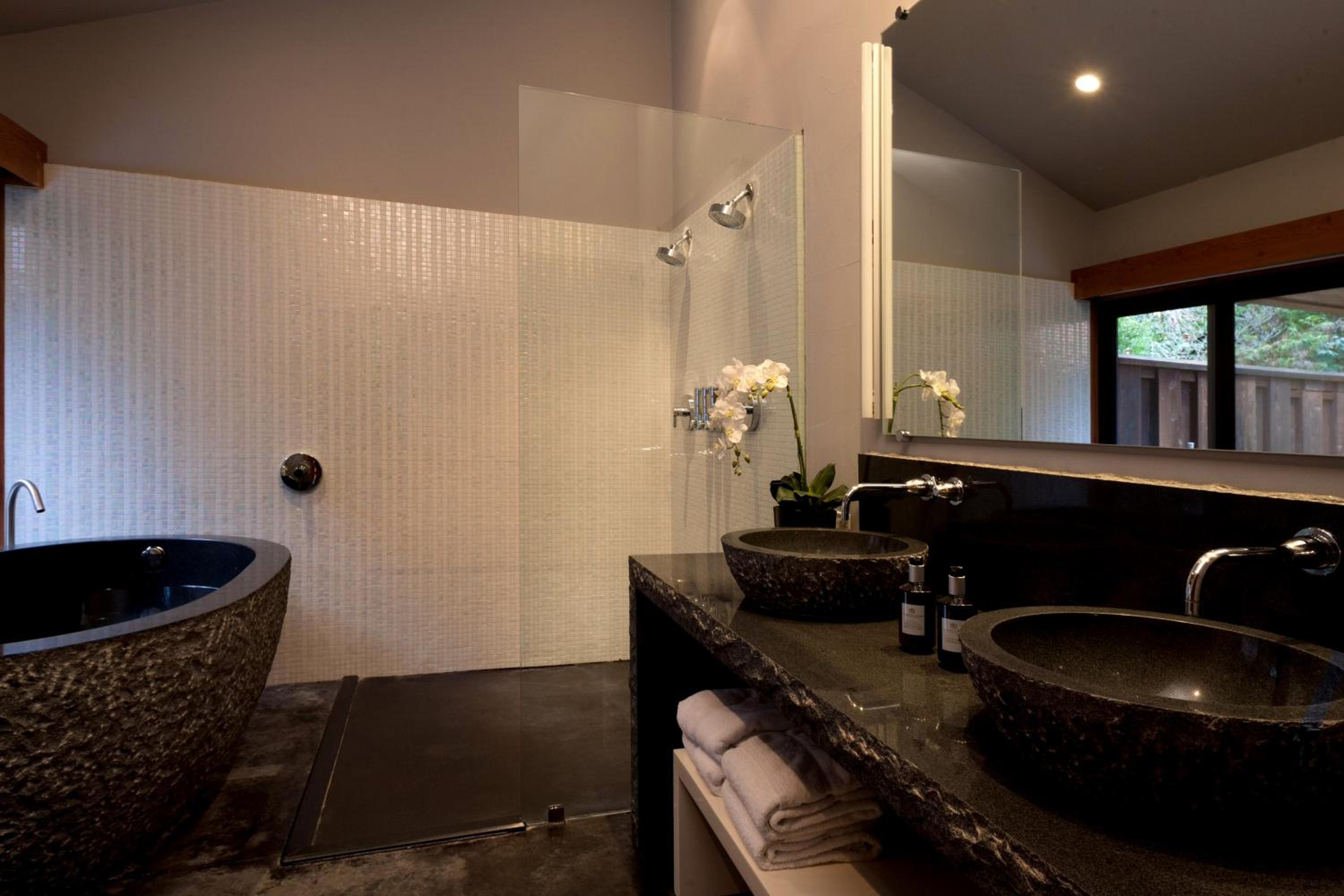 Ryokan Zen Suite Creekside - Photo 2