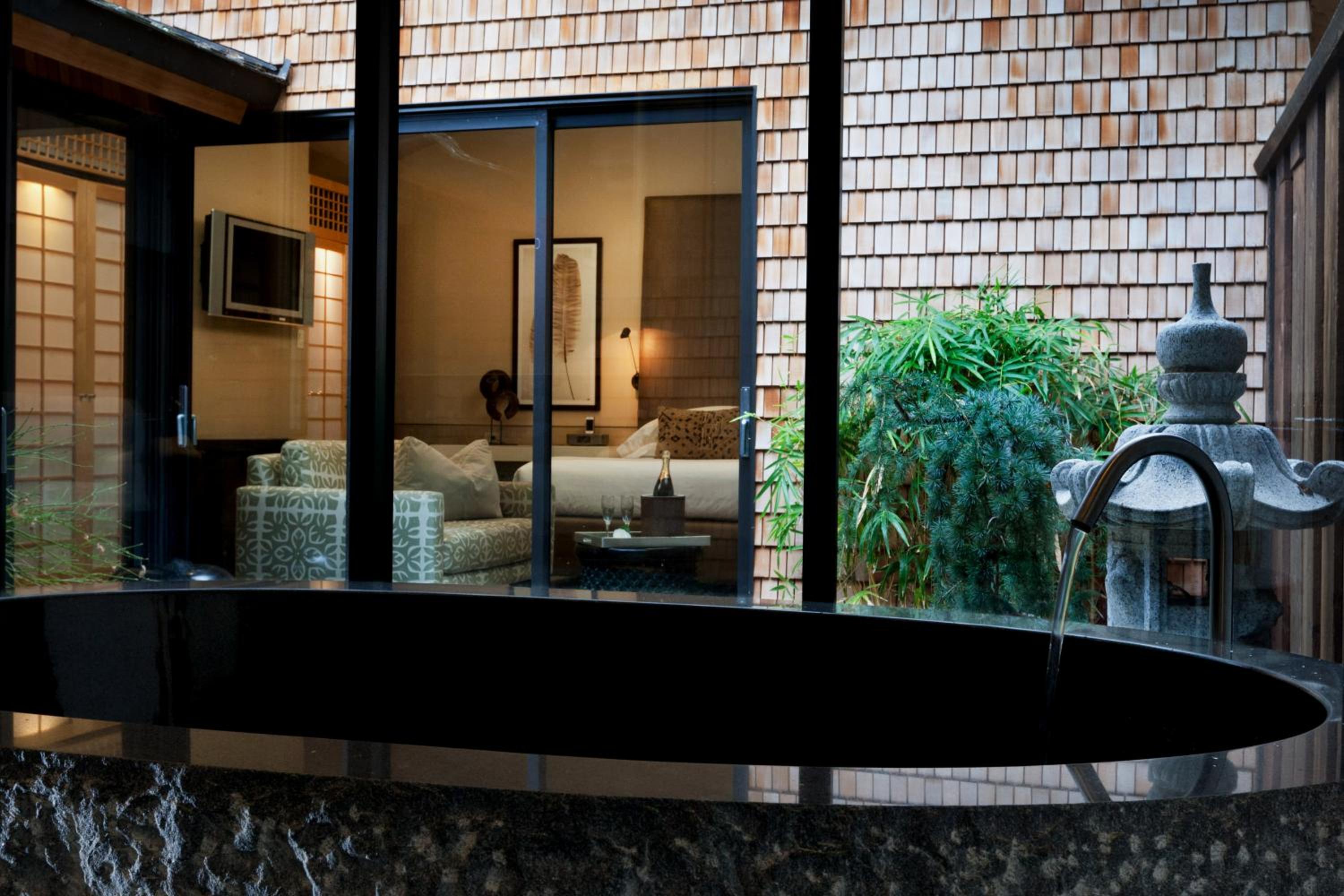 Ryokan Zen Suite Creekside - Photo 8