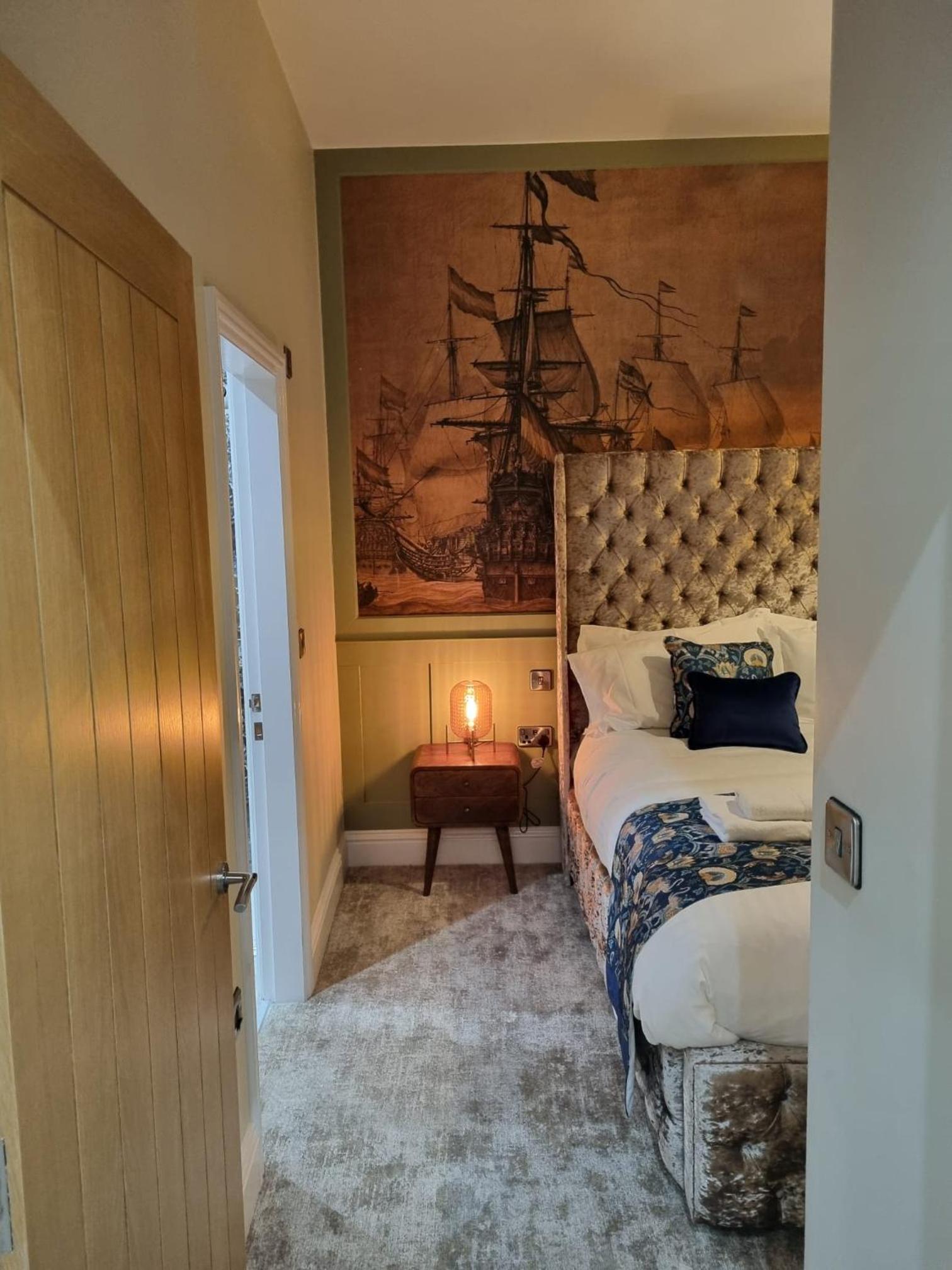 James Cook Suite