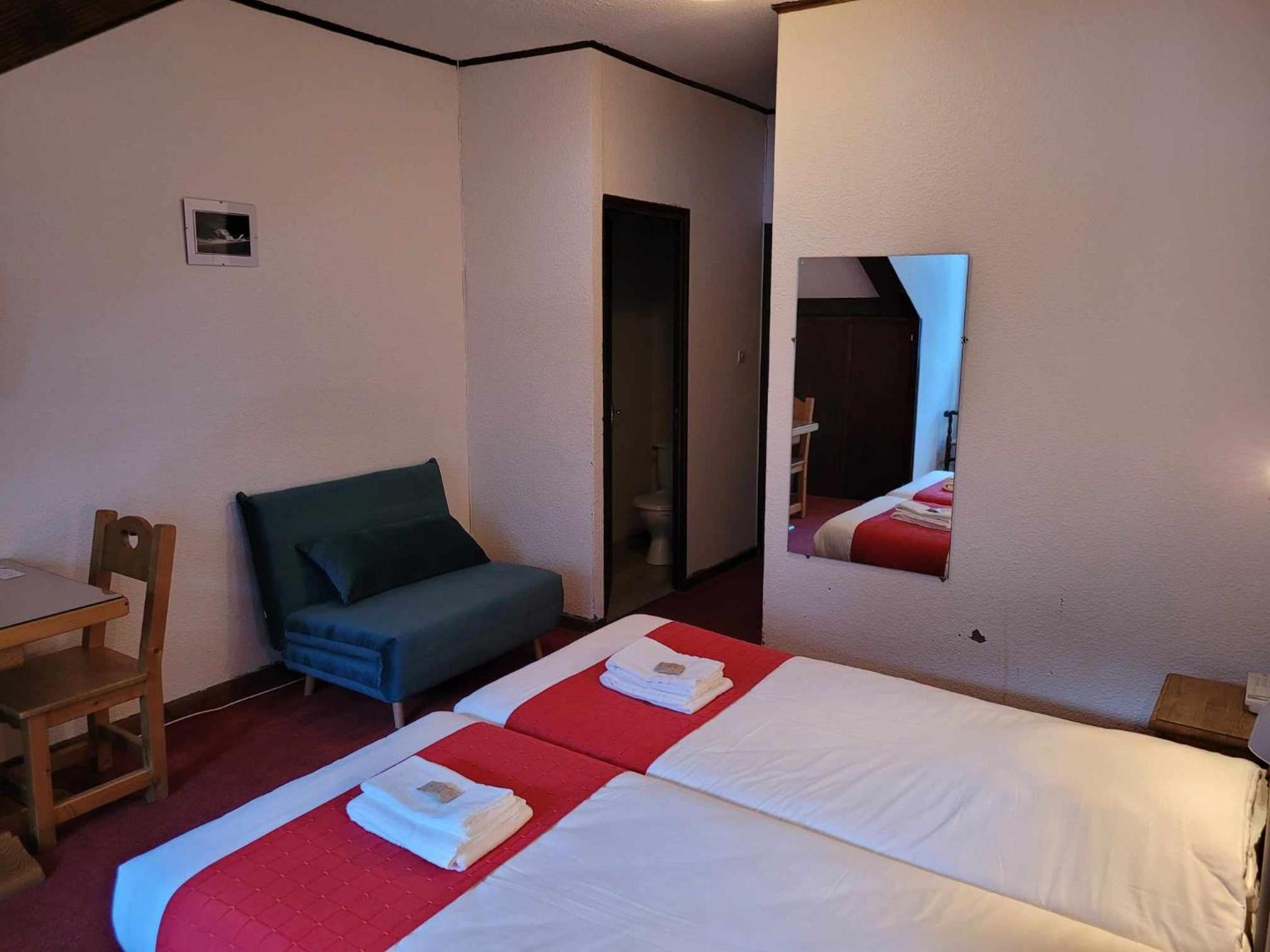 Triple Room with Garden View photo 2