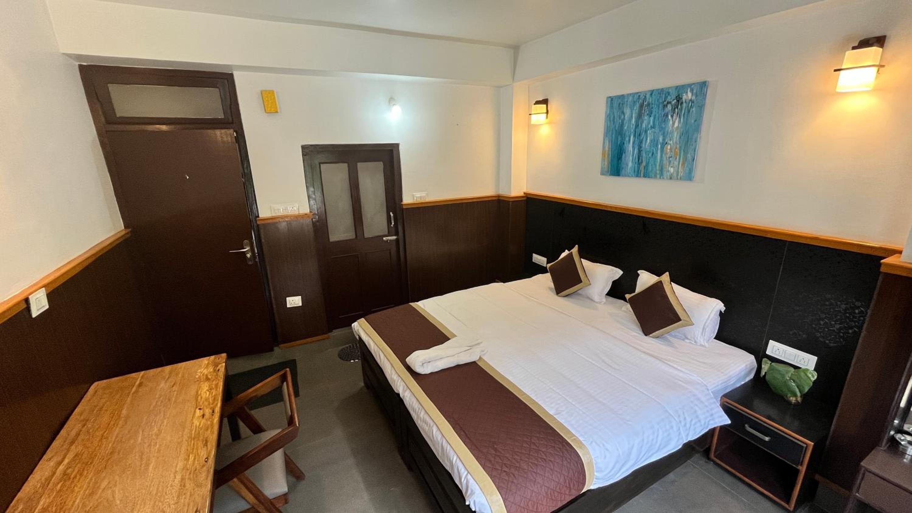 Double Room with Private Bathroom photo 3