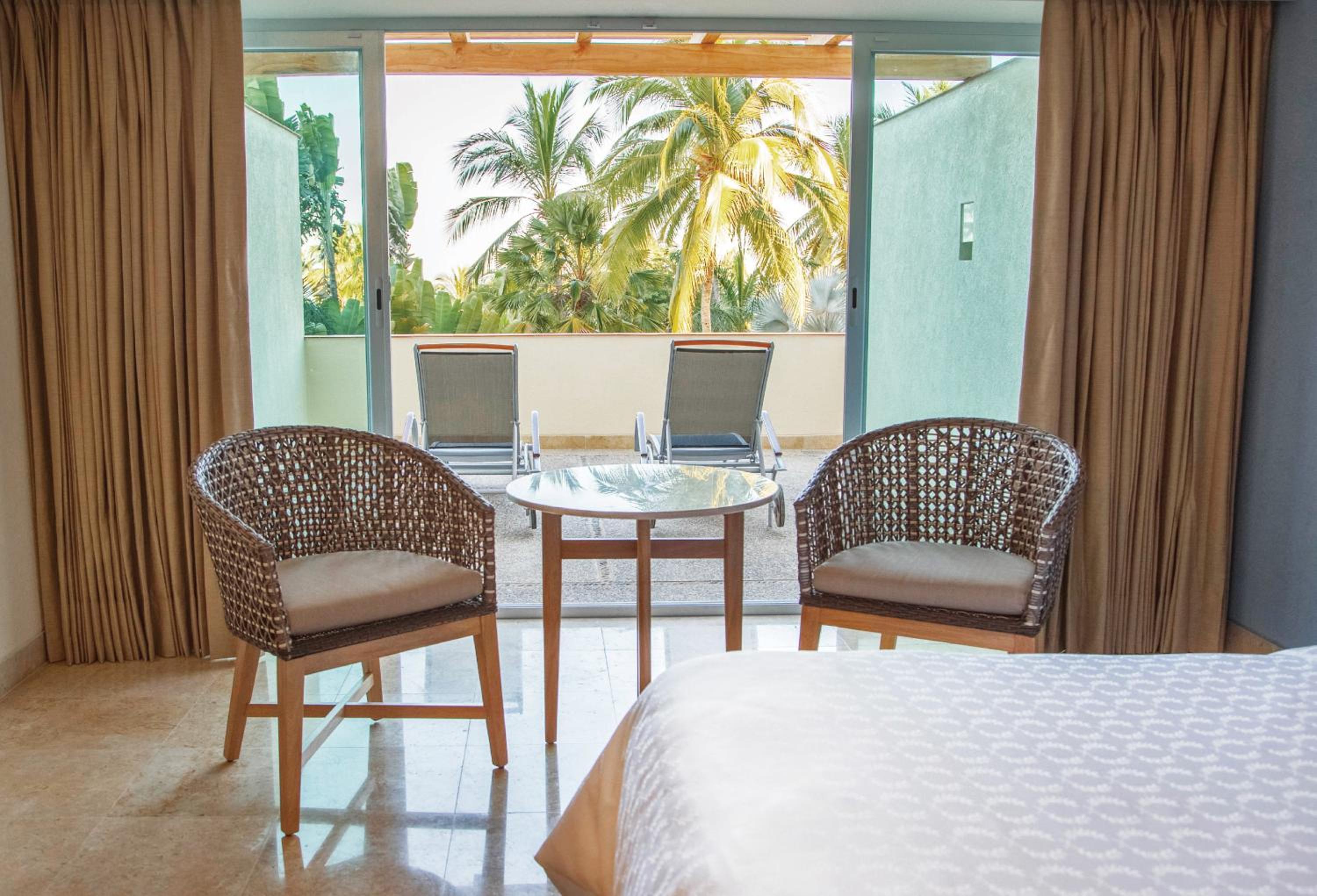 Guest room, 1 King, Sunterrace view, Garden view, Low floor photo 3