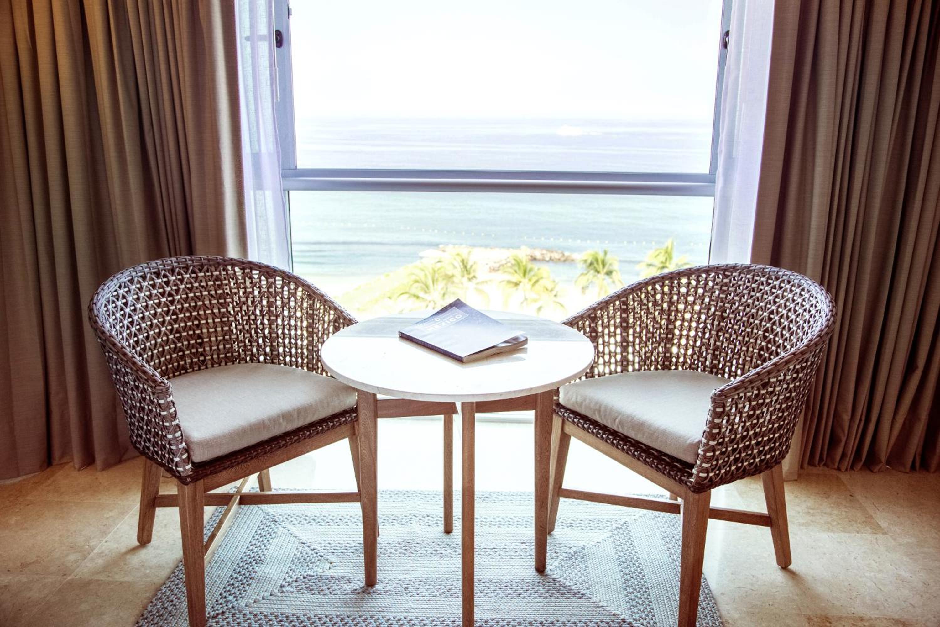 Guest room, 2 Double, Deluxe view, Ocean view, Mid floor photo 2